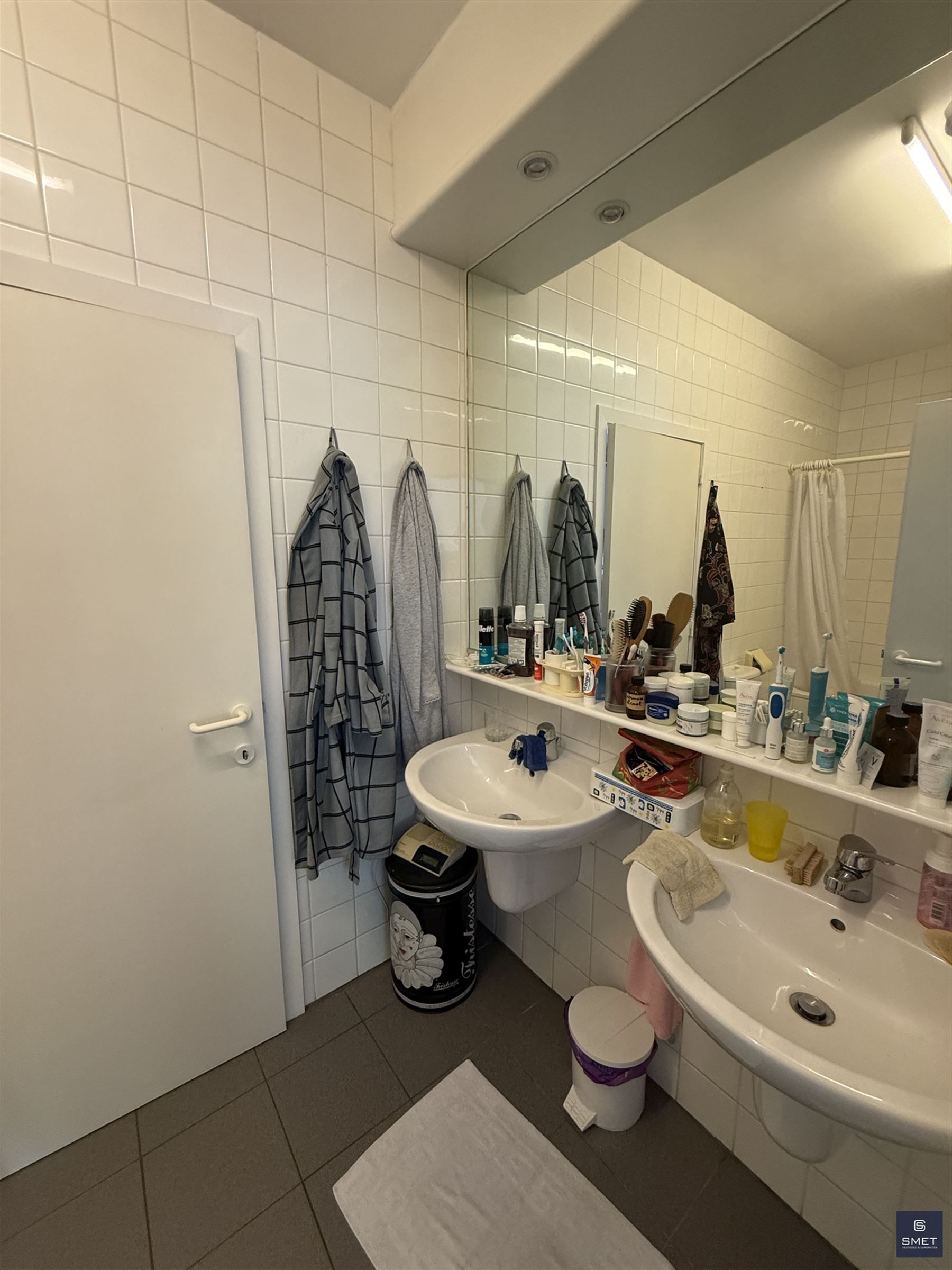 OPBRENGSTEIGENDOM MET 3 APPT EN 3 GAR foto 8