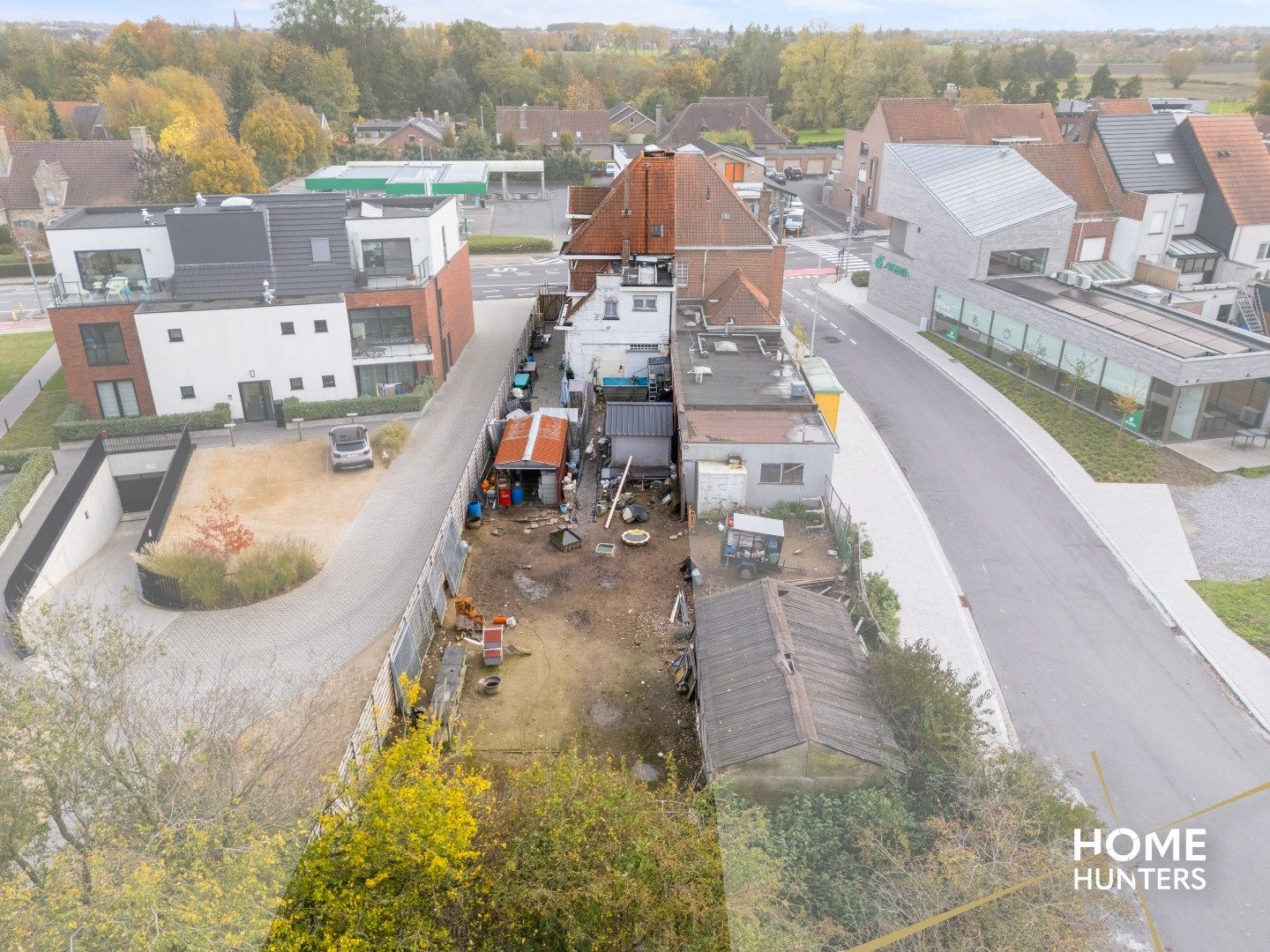 Te renoveren halfopen woning met 3 slaapkamers op 553 m² foto 14