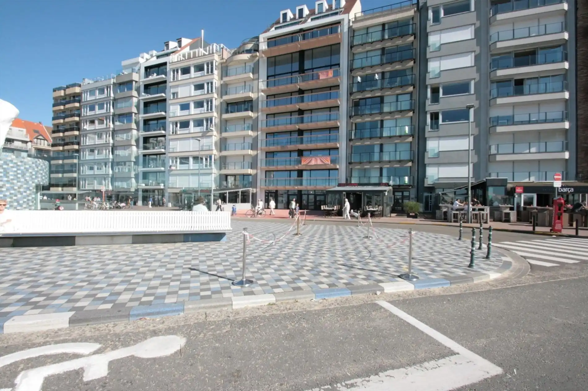 Verhuurd restaurant te koop nieuwbouwproject Res Midan van 302m² Rubensplein foto 2