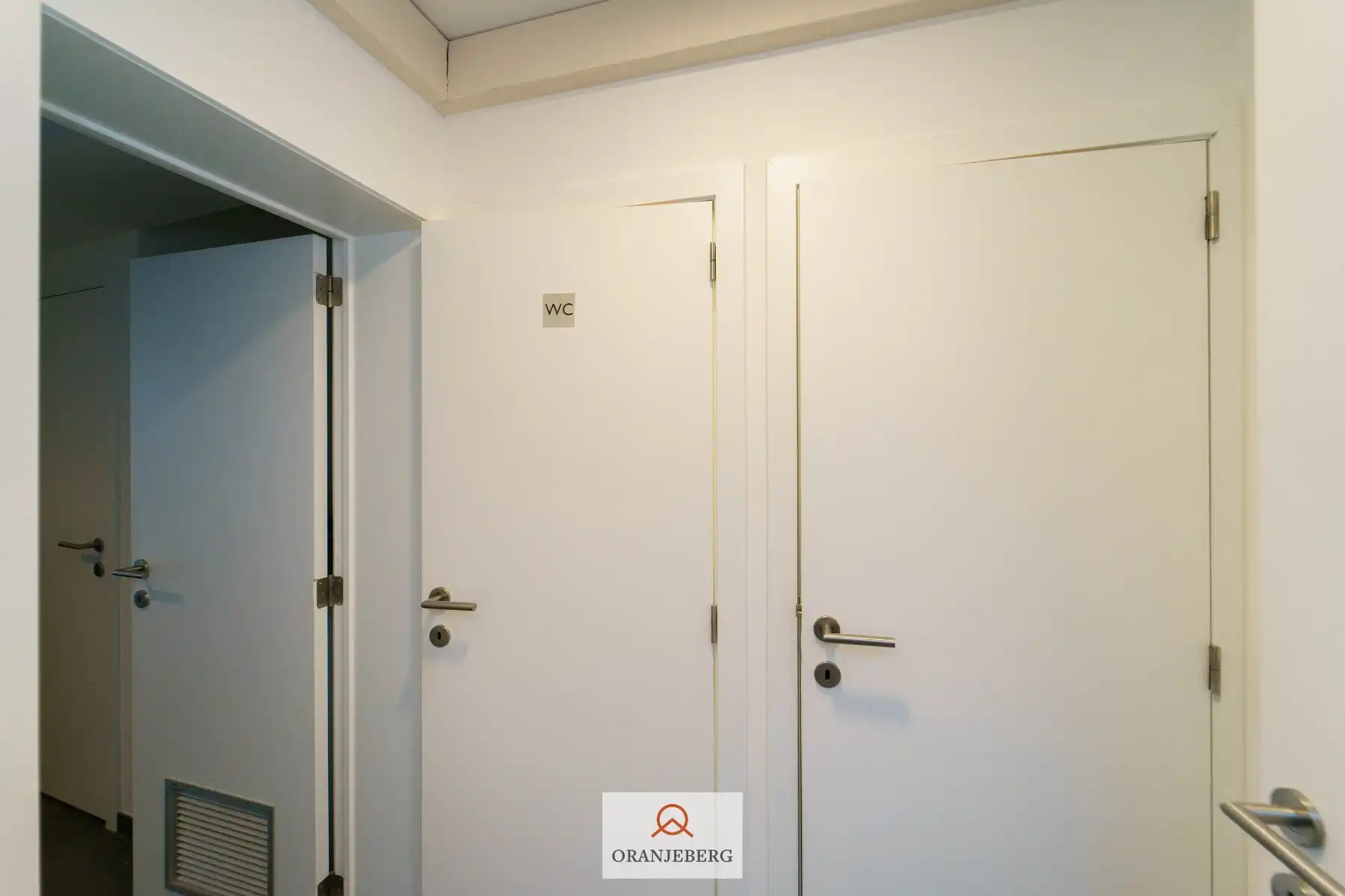 Handelsgelijkvloers te huur in Gent foto 18