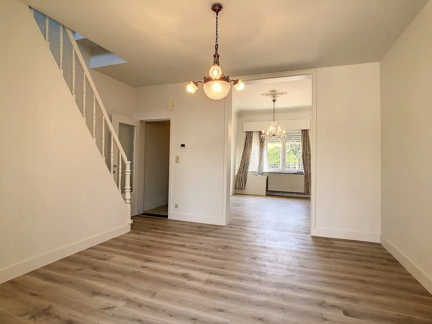 Centraal gelegen woning met twee ruime slaapkamers, zonnige tuin en droge kelder - EPC 252 kWh/m² - bewoonbare oppervlakte van 143 m² foto 4