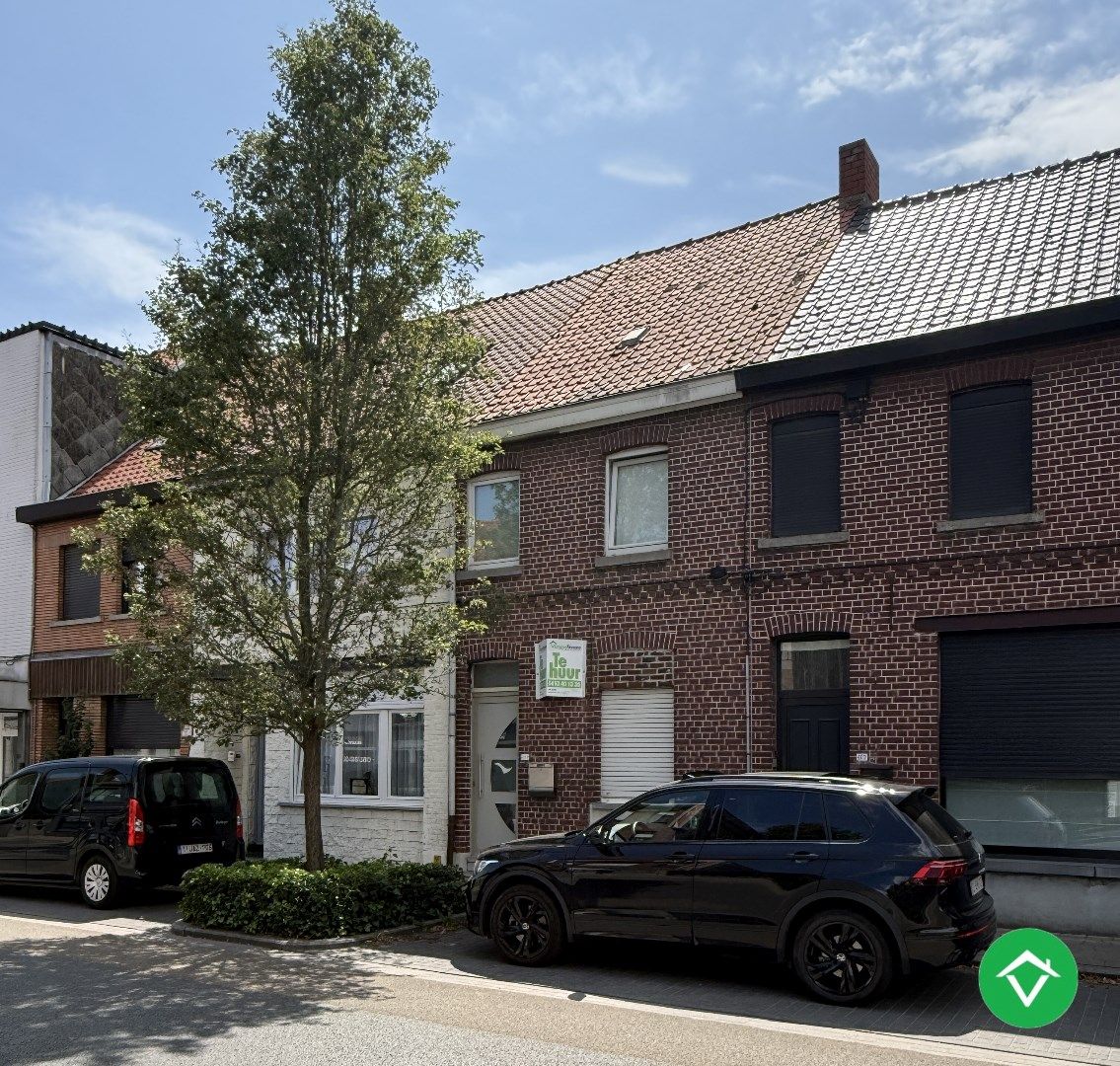 Rijwoning met 3 slaapkamers en tuin te Izegem foto {{pictureIndex}}