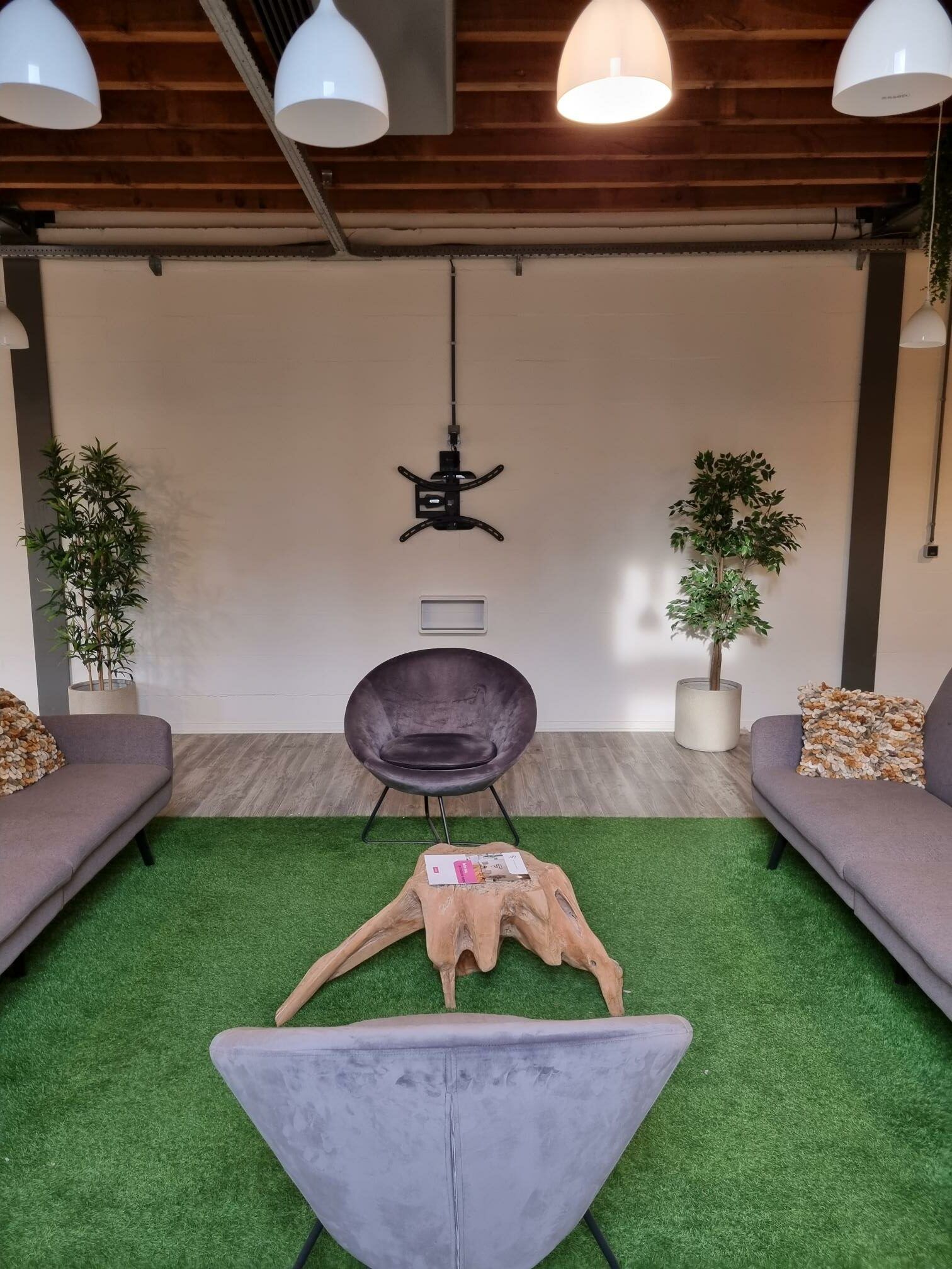 Kantoor (170m²) / opslagruimte ( 50m²) Sint-Niklaas foto 2