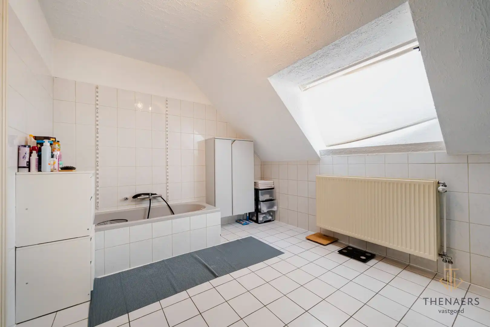 Ruime woning met tal van mogelijkheden op een strategische locatie in Sint-Truiden. foto 21
