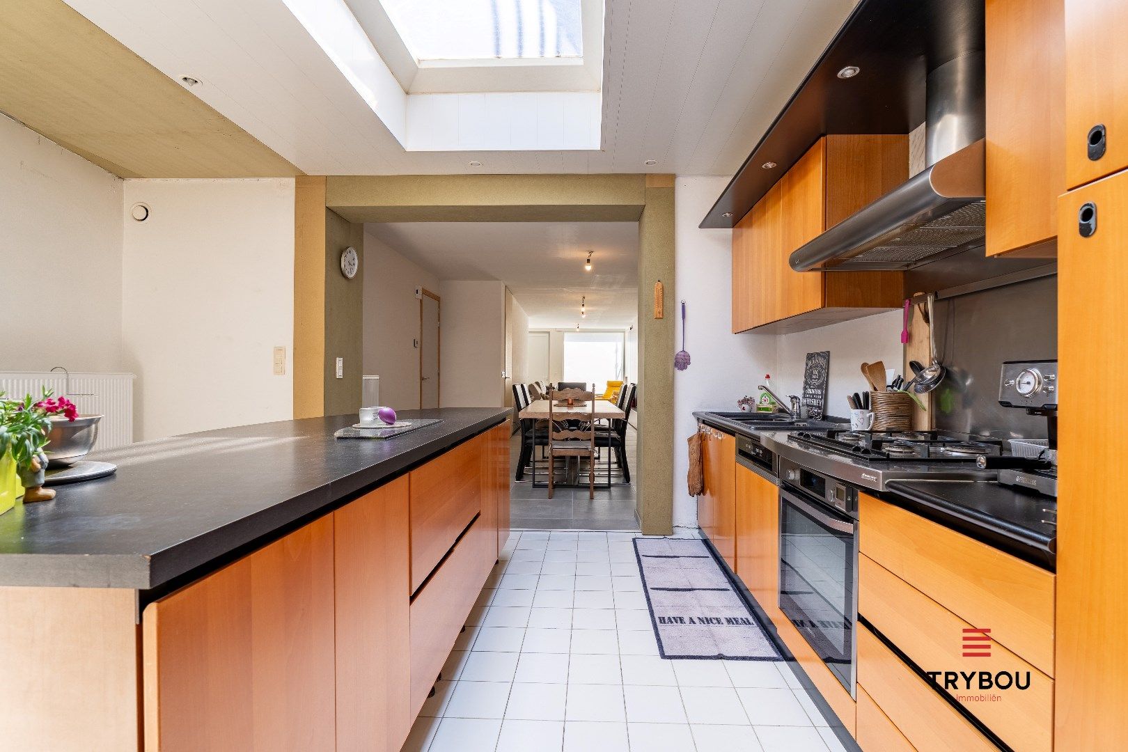 Uitstekend gelegen, ruime stadswoning met 4 slaapkamers foto 7