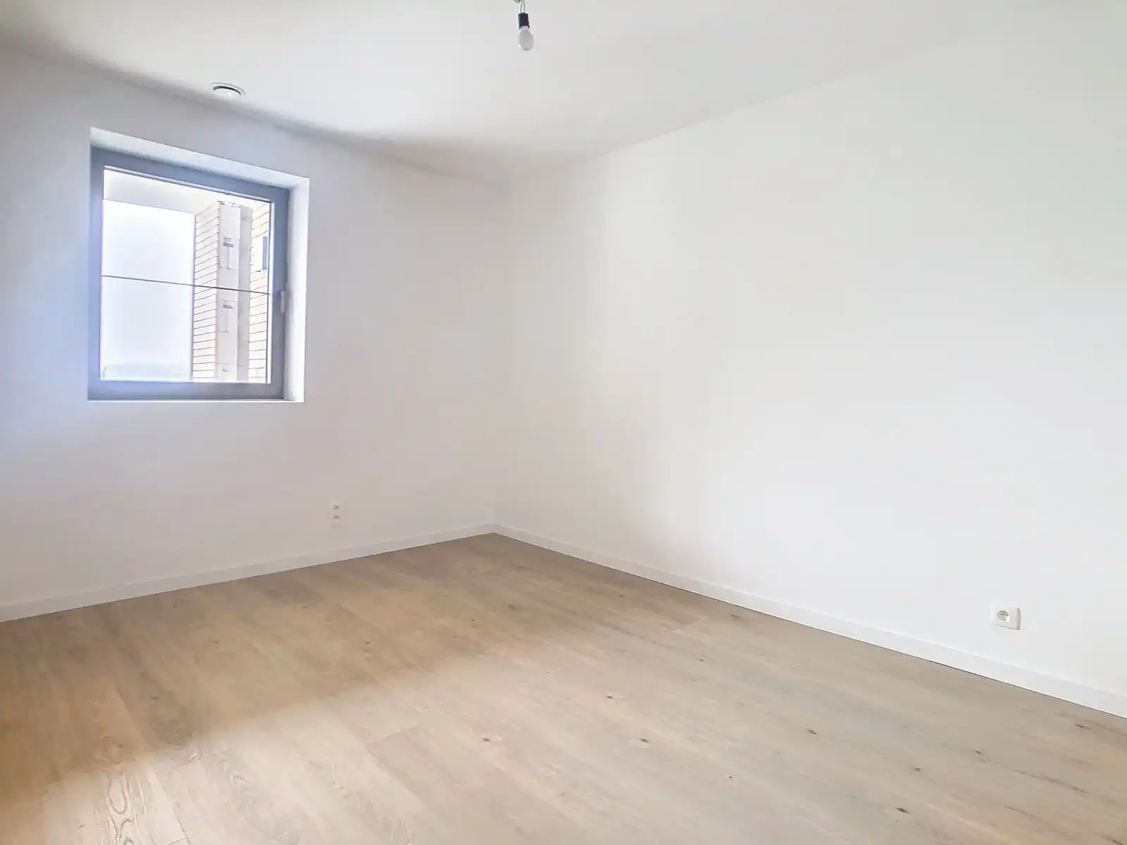The Hallery: appartement met 2 slkmrs - terras - staanplaats foto 8