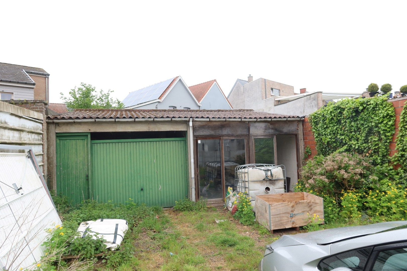 Karaktervol burgerhuis met 2 slk, tuin en achteruitgang met garage foto 17