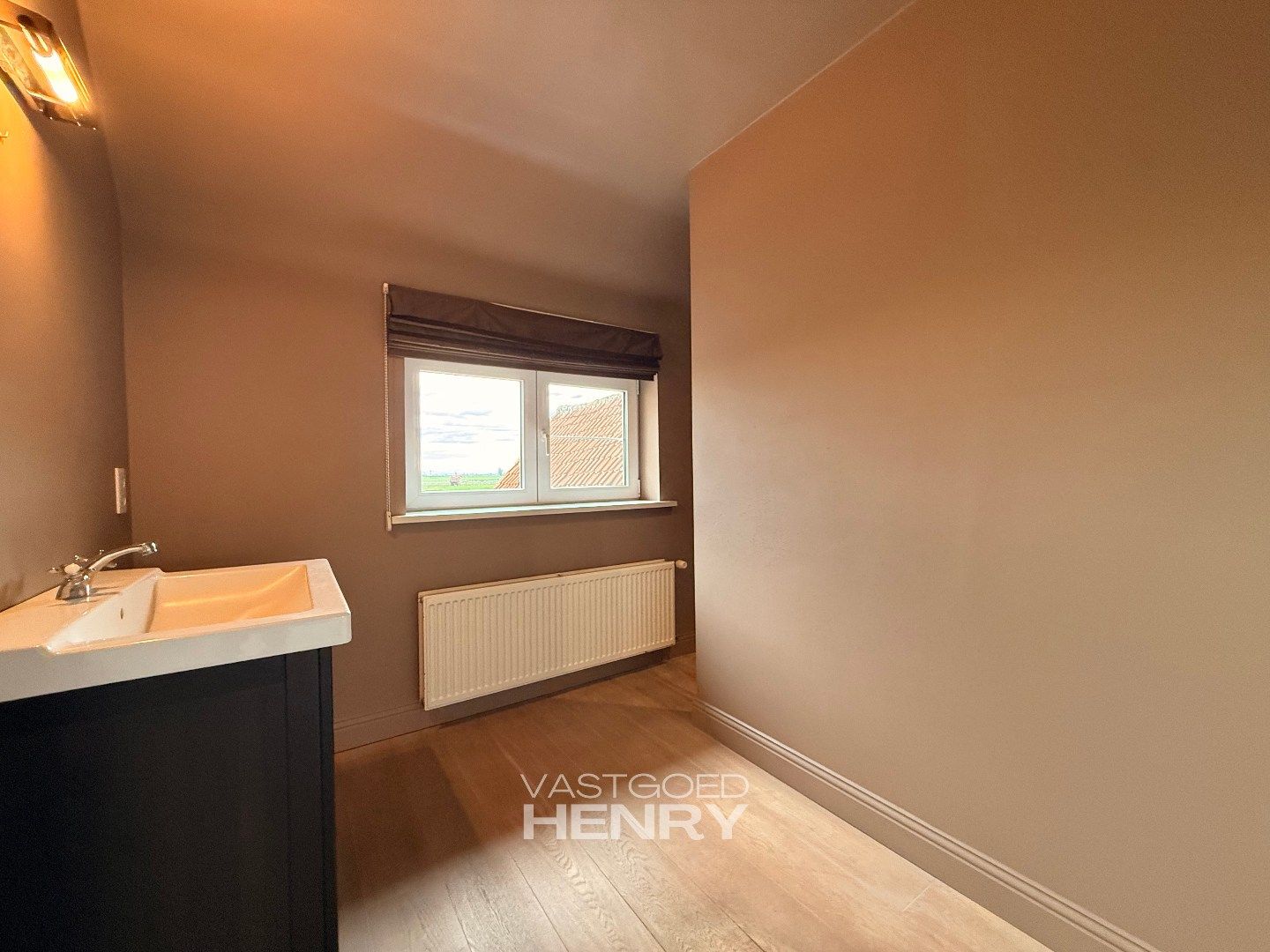 Volledig gerenoveerde woning met karakter foto 16