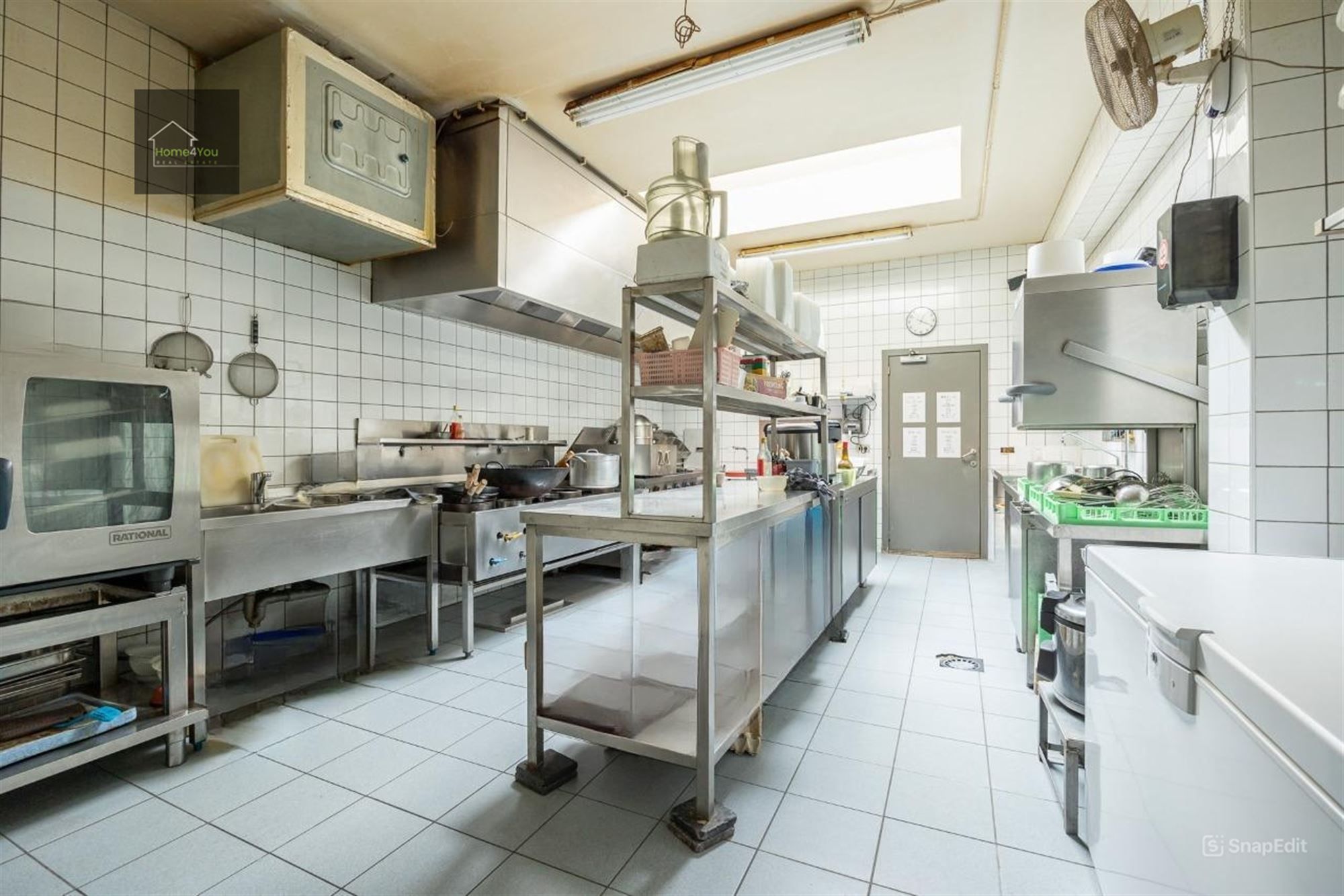 Ruim handelspand op toplocatie foto 19