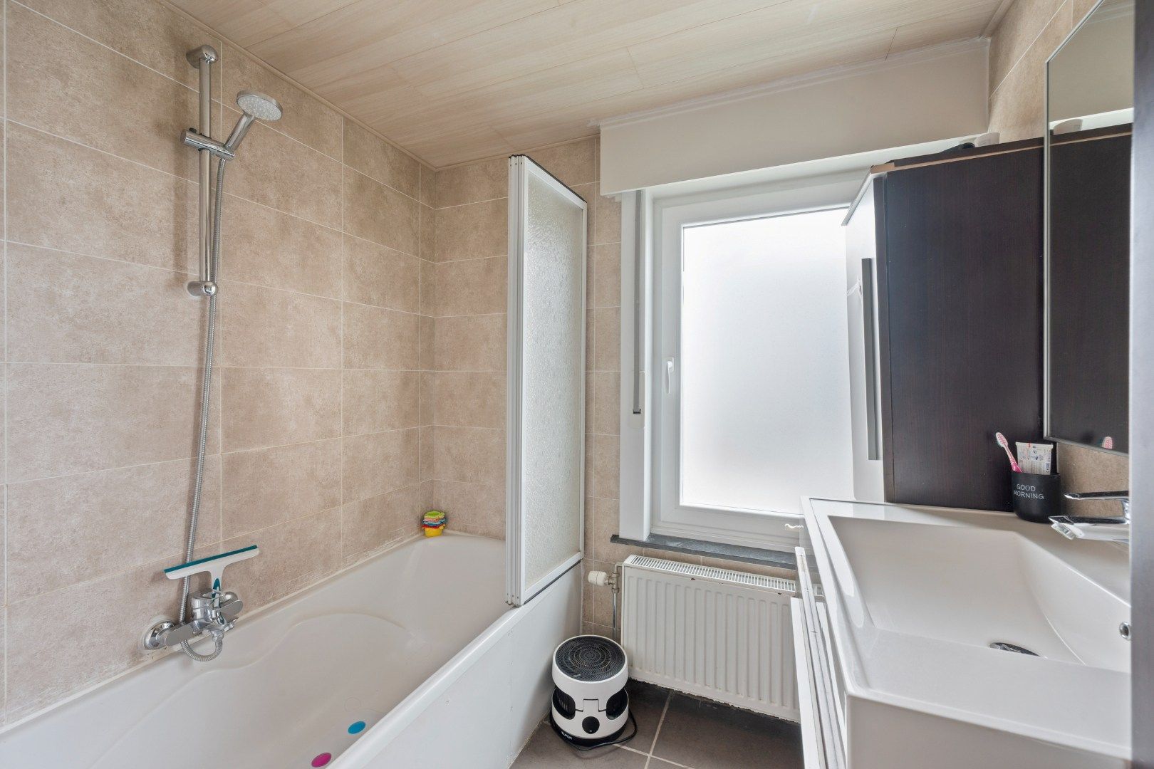 WONING MET EPC B, 4 SLPKS, AANGELEGDE TUIN EN OPRIT IN EEN RUSTIGE WIJK foto 19