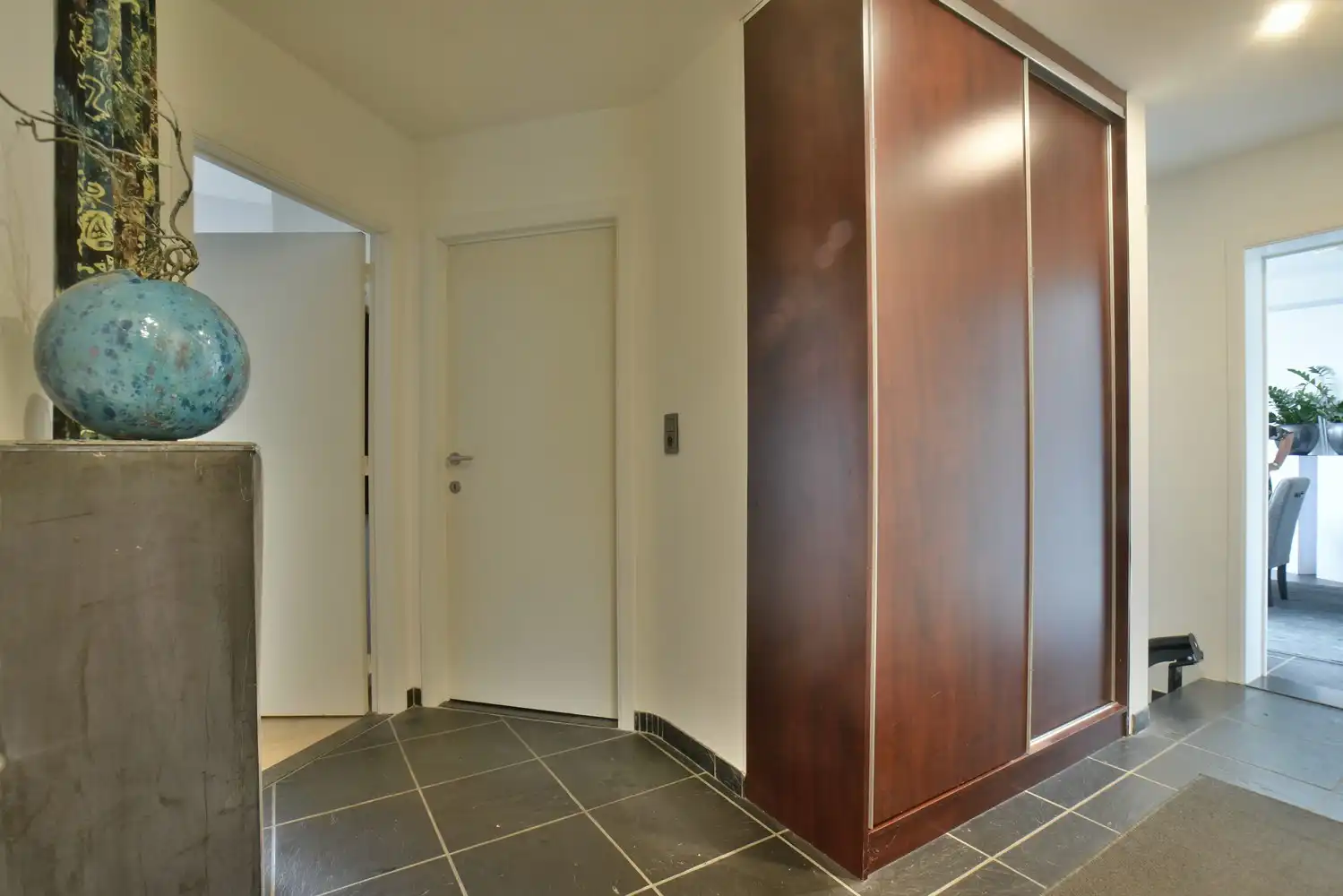 Modern, instapklaar appartement (194 m²) met 3 slaapkamers, 2 badkamers, een dubbele garage en riante kelder foto 16