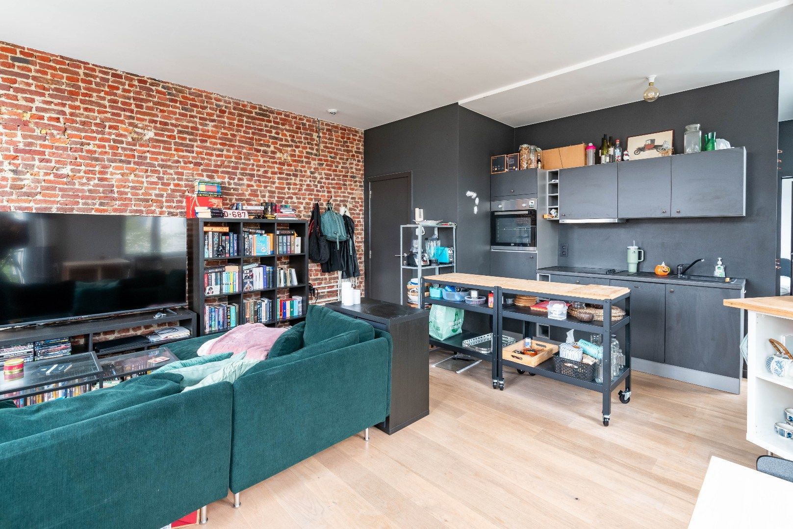 Modern en trendy appartement aan de Marnixplaats! foto 5