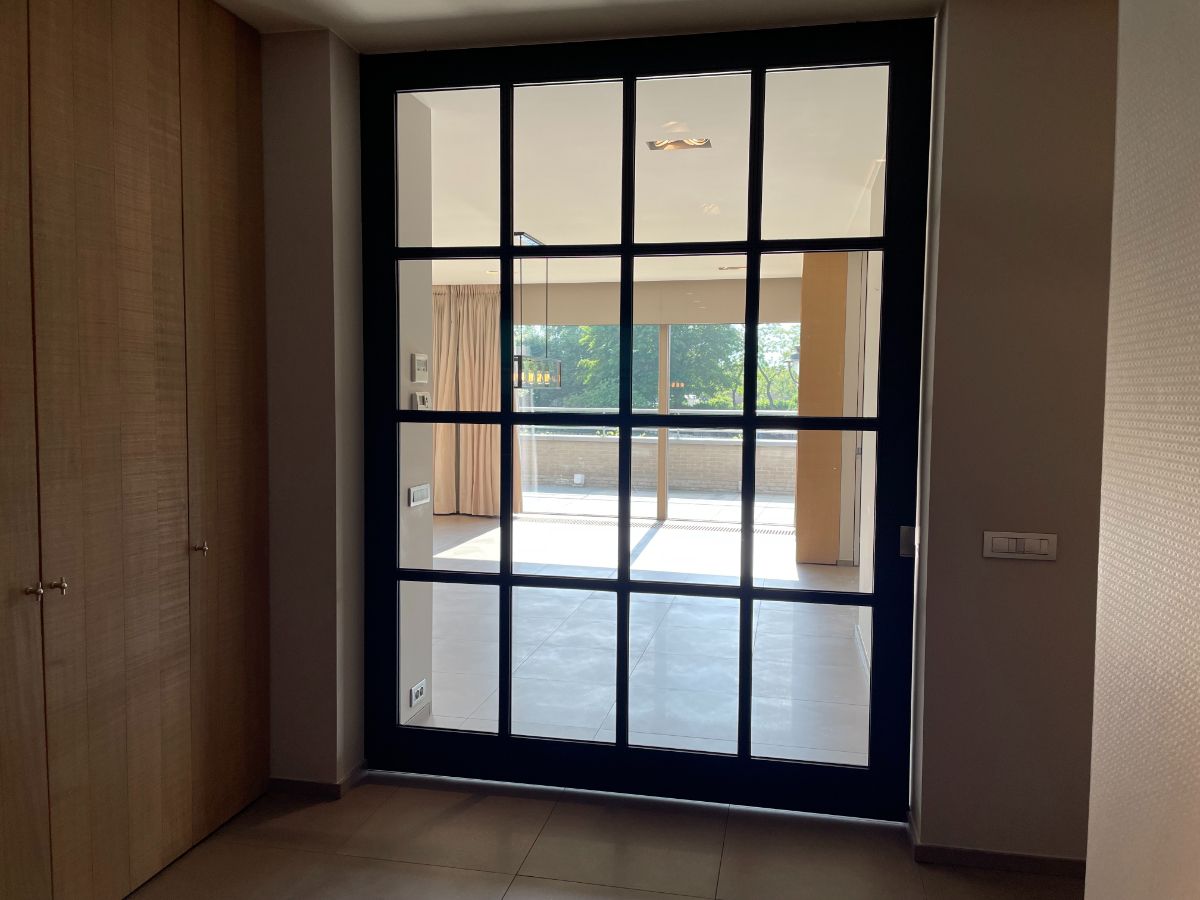 LUXE APPARTEMENT + zeer riant zongericht terras, dubbele garage & (wijn)kelder foto 17