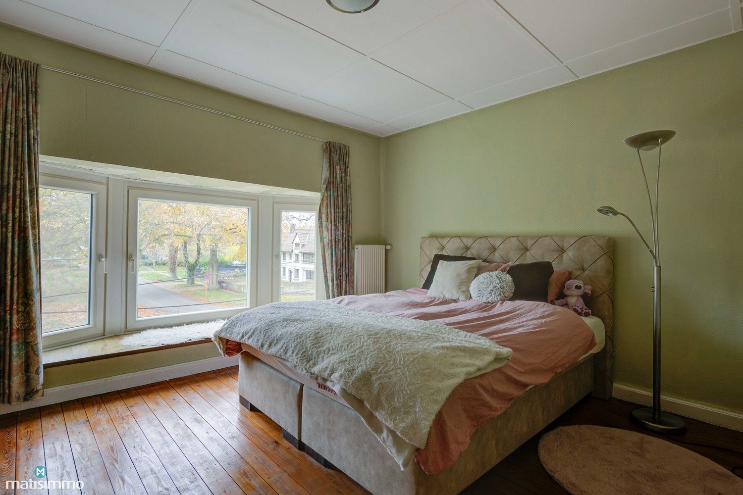 KARAKTERVOLLE WONING MET 5 SLAAPKAMERS EN RUIM PERCEEL TE GENK foto 18