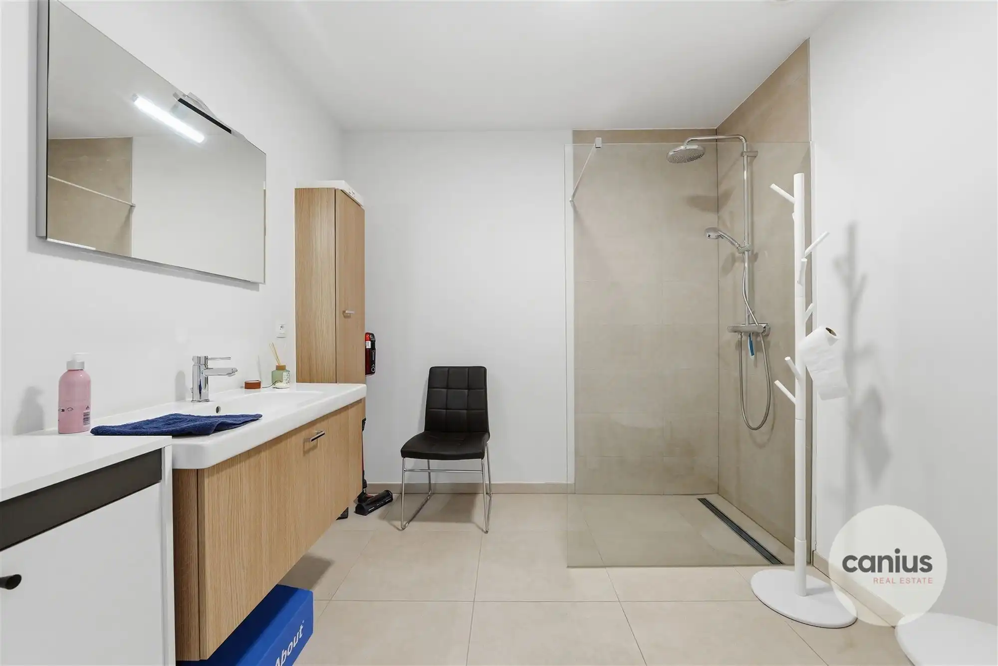 WONING MET LIFT NABIJ HET CENTRUM foto 16