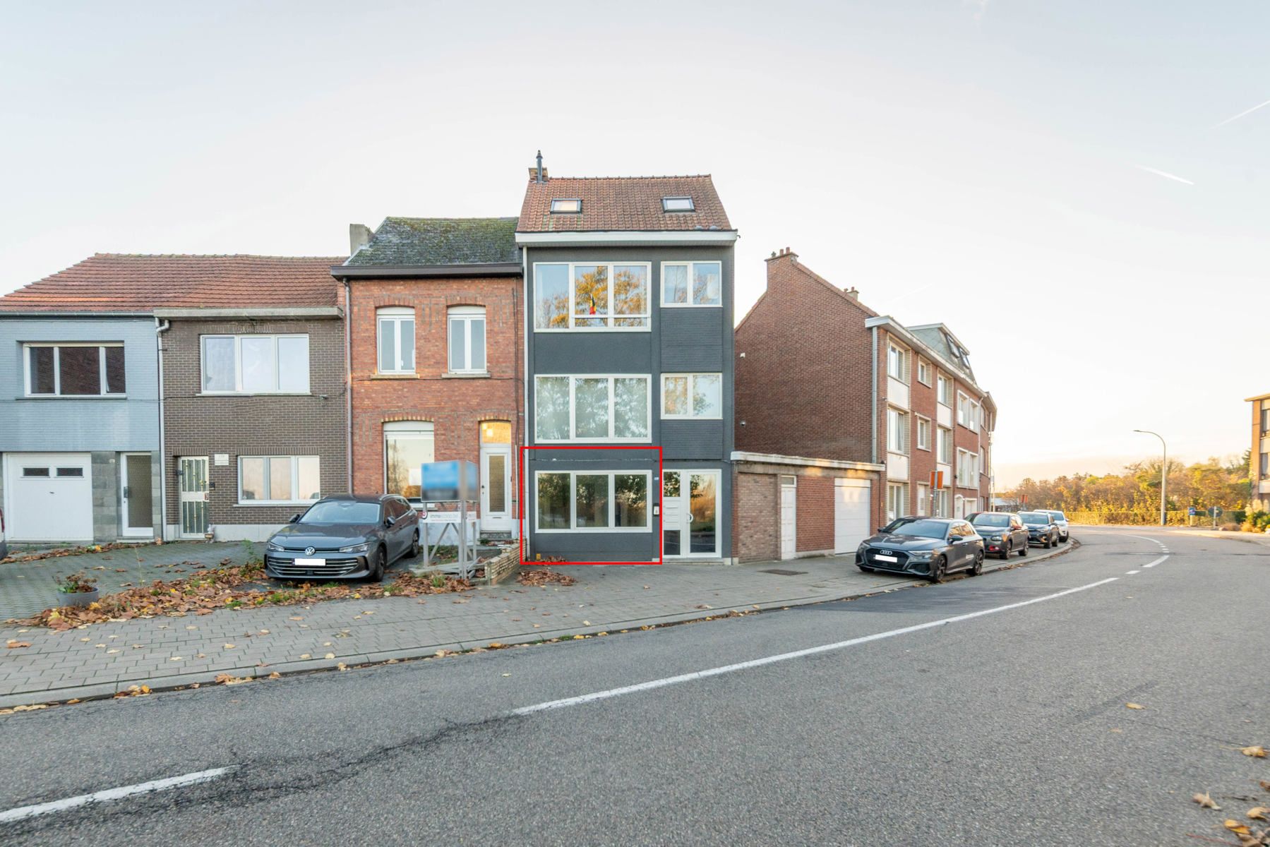 Perfect gelegen gelijkvloers appartement met 1 slaapkamer.  foto {{pictureIndex}}