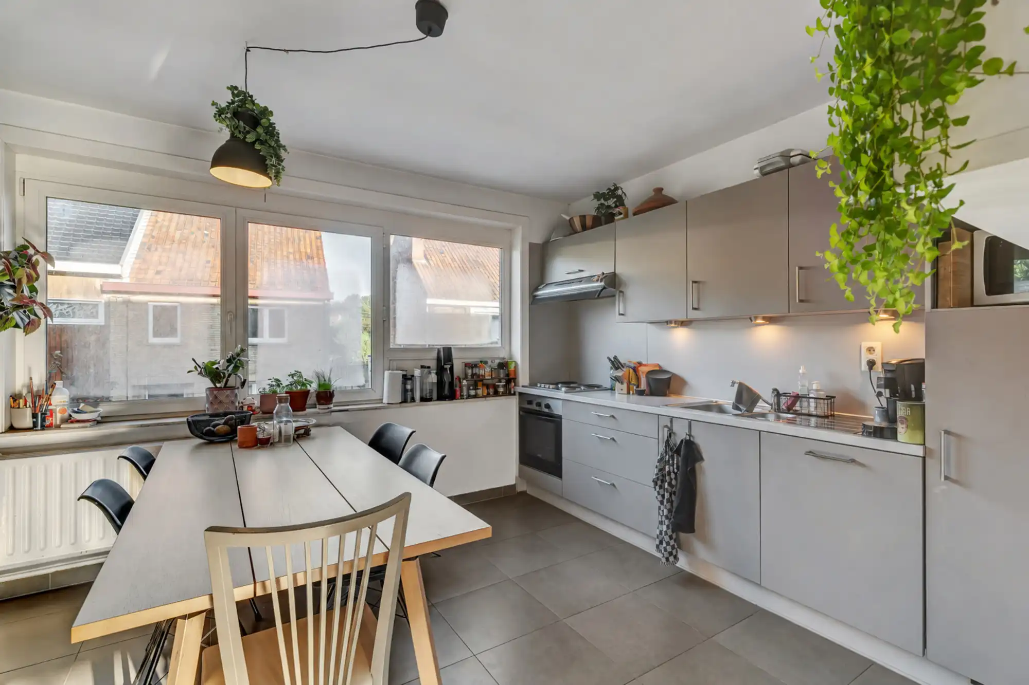 Te renoveren halfopen woning met tuin op toplocatie foto 5