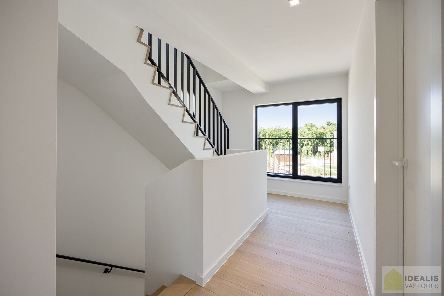 IDEALIS VASTGOED – Schitterend volledig vernieuwde woning (+- 220m²) met een heerlijke open leefruimte, 3 ruime slaapkamers, luxueuze badkamer, ruime wasplaats op een fijn zuid georiënteerd perceel! Dit heerlijke huis bevindt zich op een knap perceel van 8a 69ca in een heerlijk rustige en groene omgeving! - EEN MUST VISIT! - foto 15