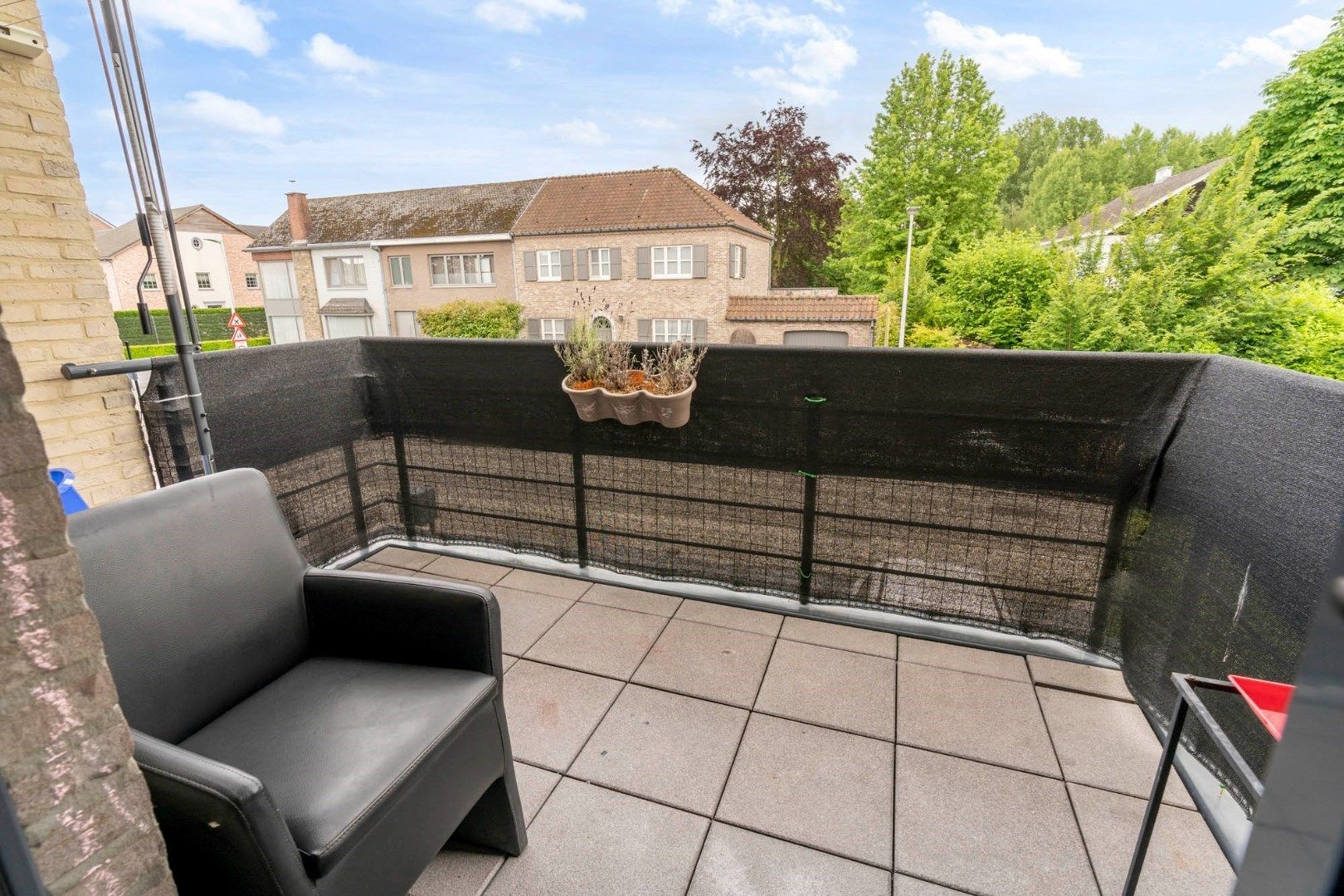- IN OPTIE - Ruim en degelijk duplexappartement met drie slaapkamers, terras en autostandplaats in de dorpskern van Beverst foto 15