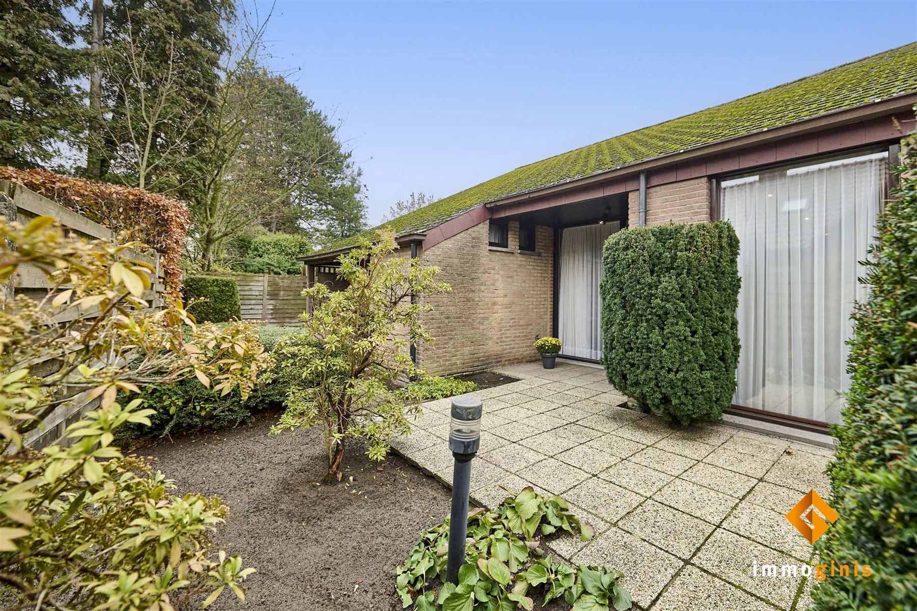 Zéér ruime woning op een mooi perceel van 17a82ca met 5 slaapkamers en uitbreidingsmogelijkheden op de eerste verdieping! foto 3