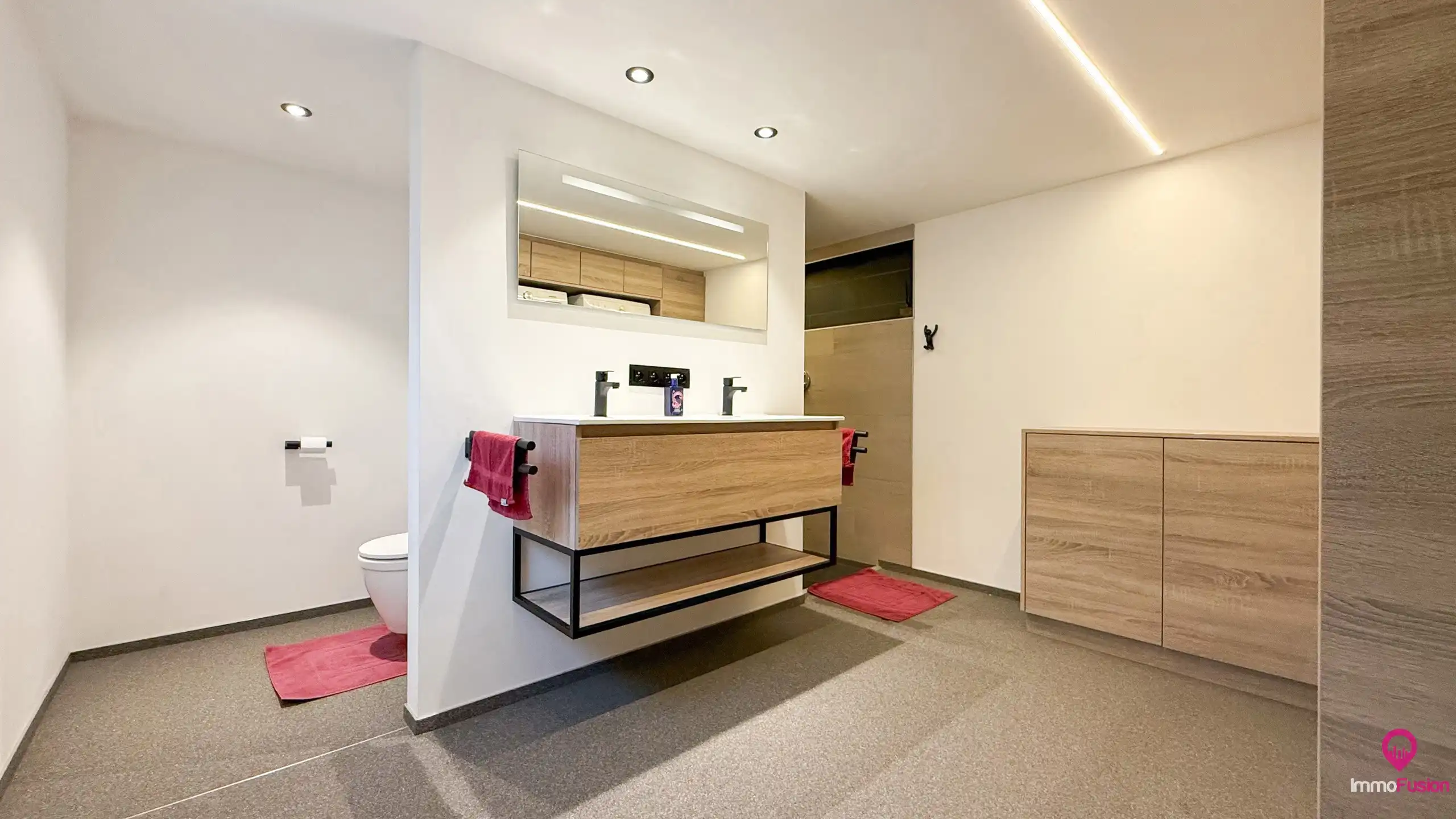 Gerenoveerde woning met veel ruimte en 6 slaapkamers! foto 13