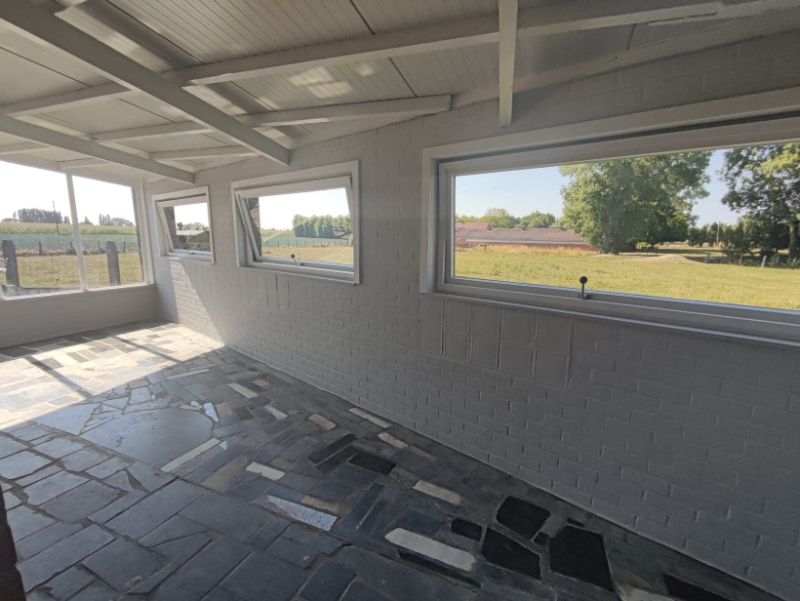Landelijke woning met weide foto 8