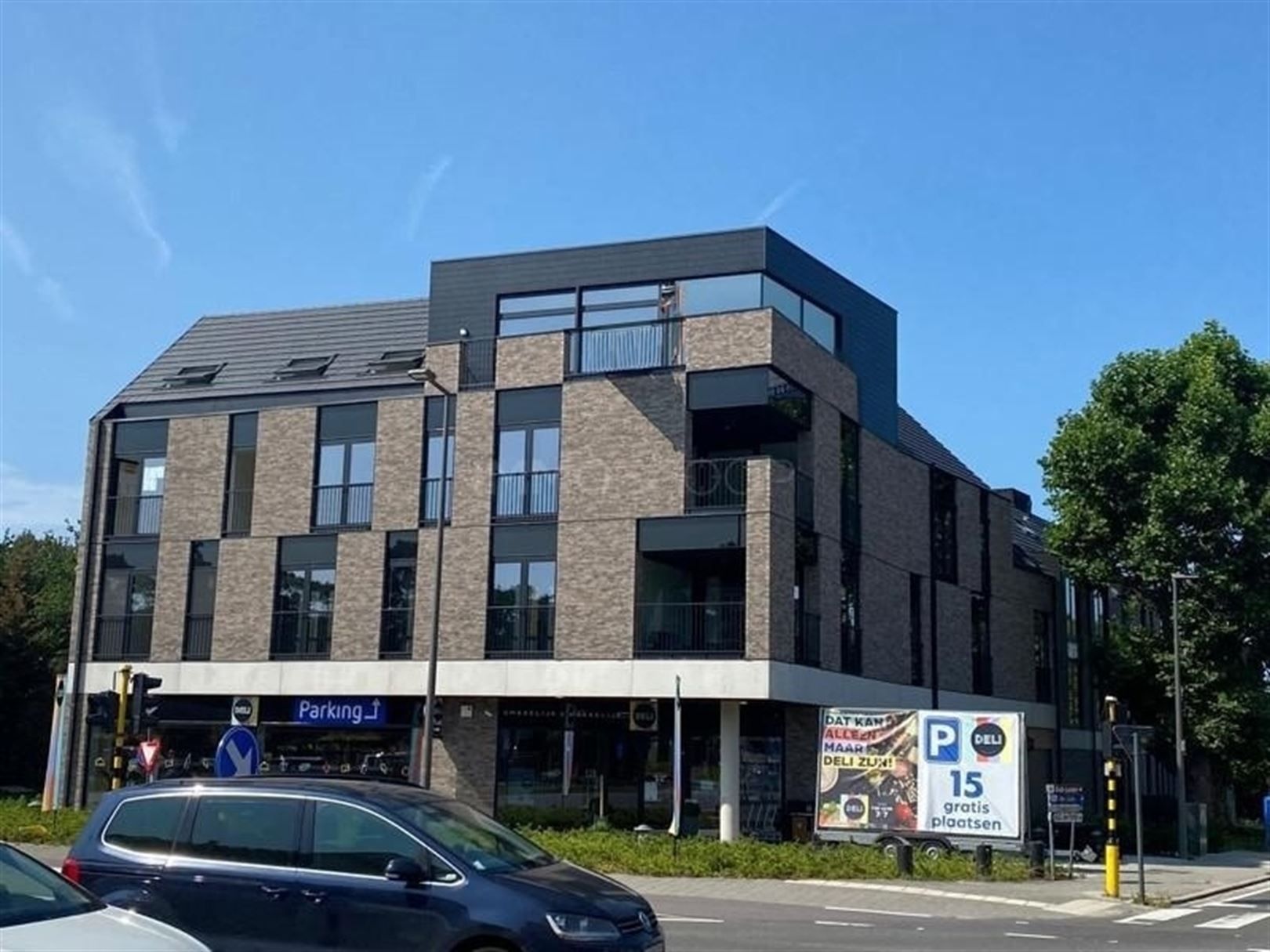Recent appartement met lift en terras te Ekeren foto {{pictureIndex}}