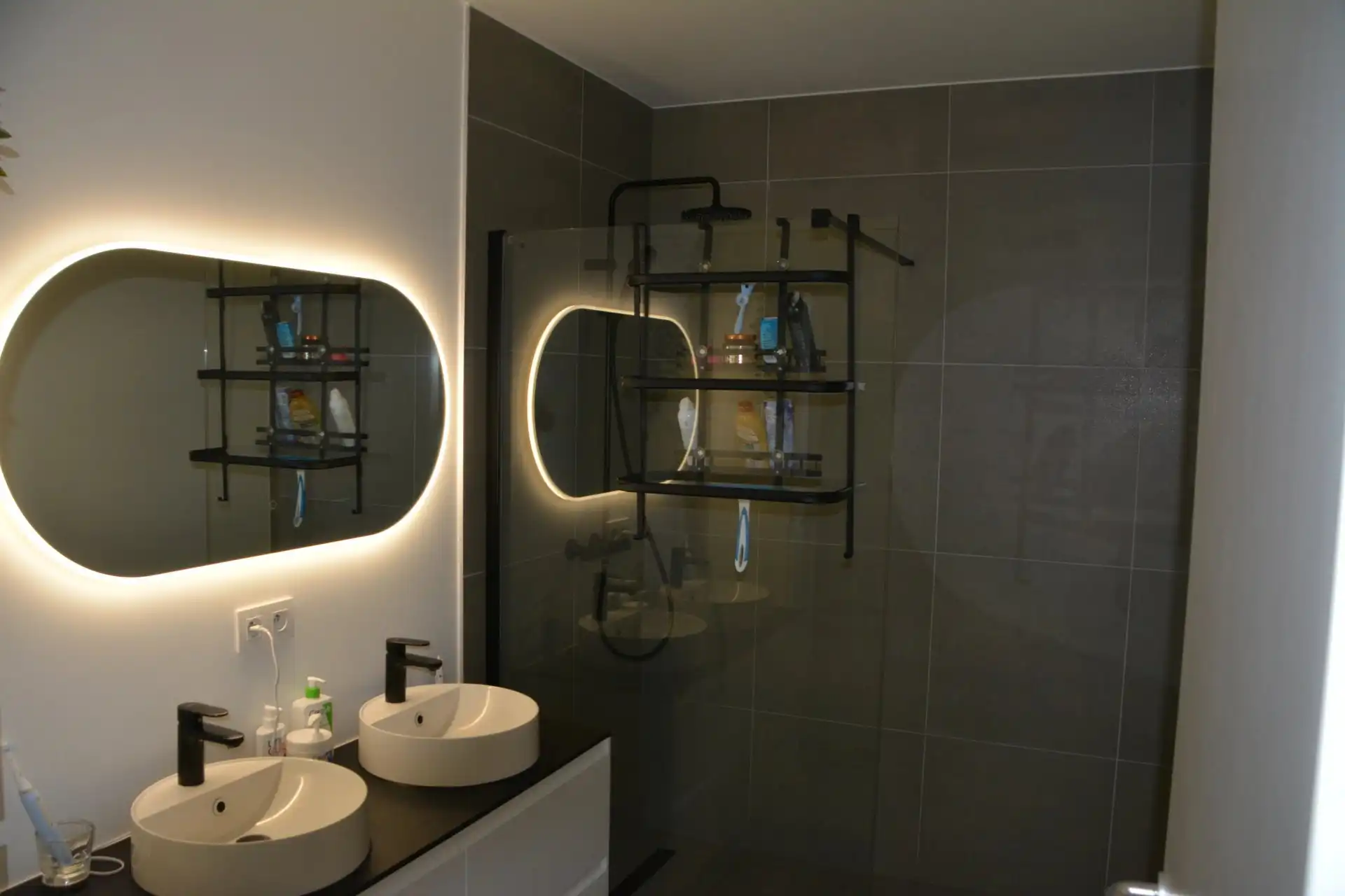 STIJLVOLLE ENERGIEZUINIGE NIEUWBOUWWONING MET 3 SLPK  IN CENTRUM LANAKEN ! foto 15