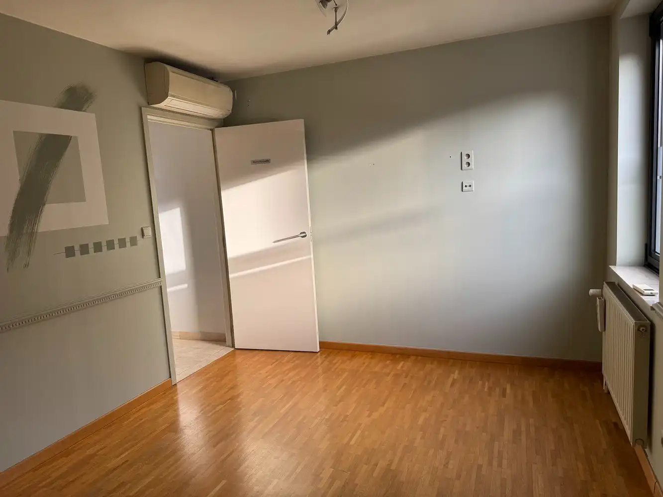 Binnen de grote ring, comfortabel appartement met autostandplaats en ruime kelder. foto 8