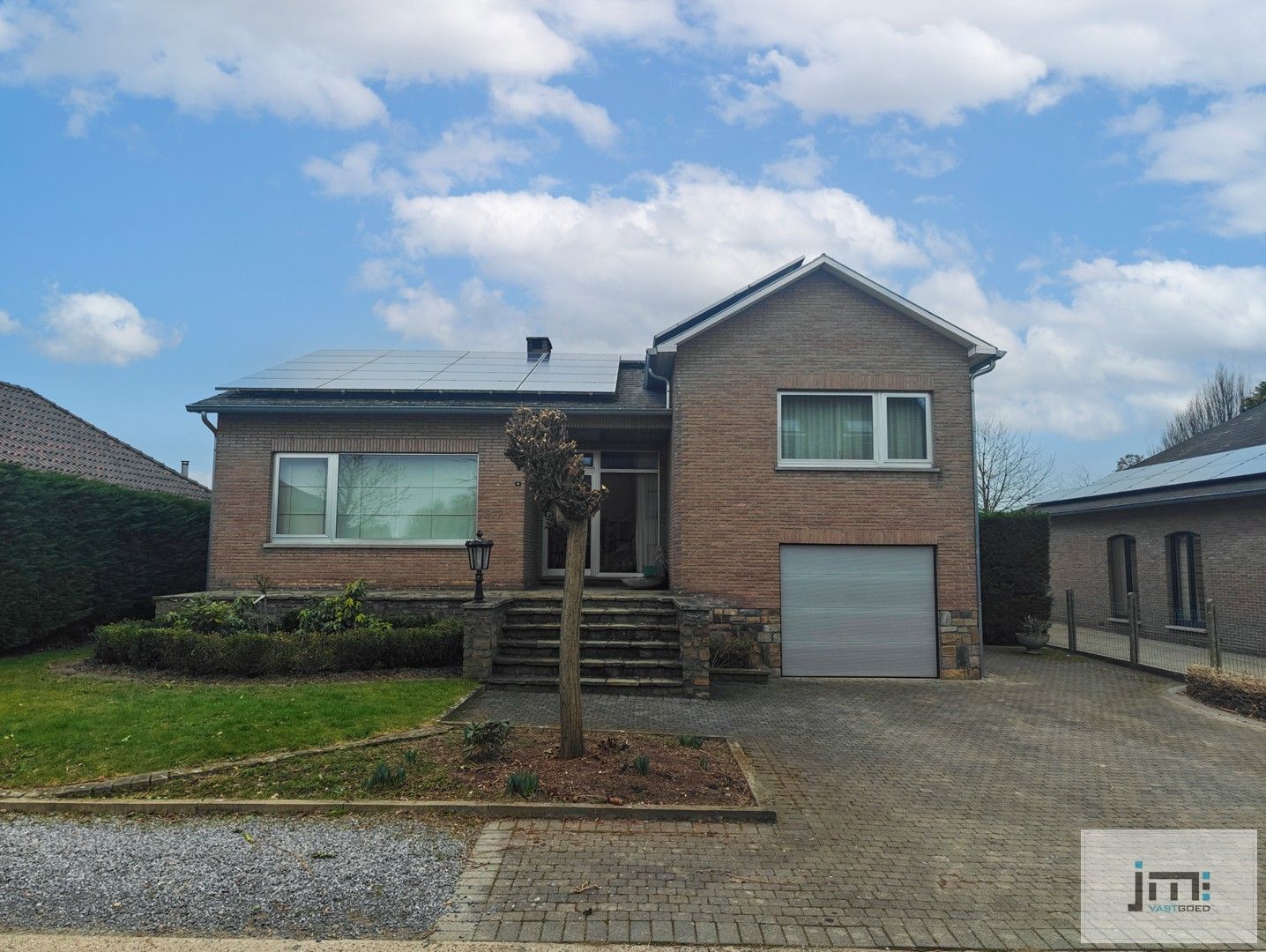 Prachtige woning met tuin foto 2