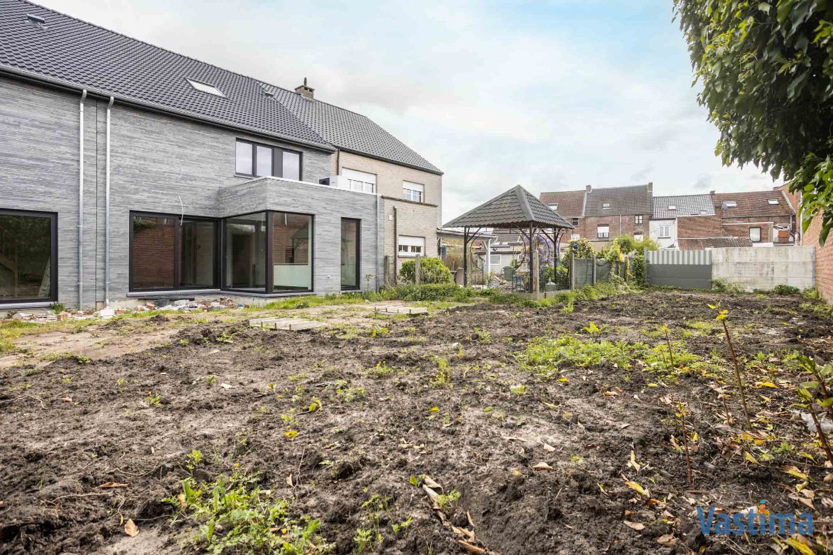 Nieuwbouw gesloten woning met 3 slaapkamers, garage en tuin foto 34