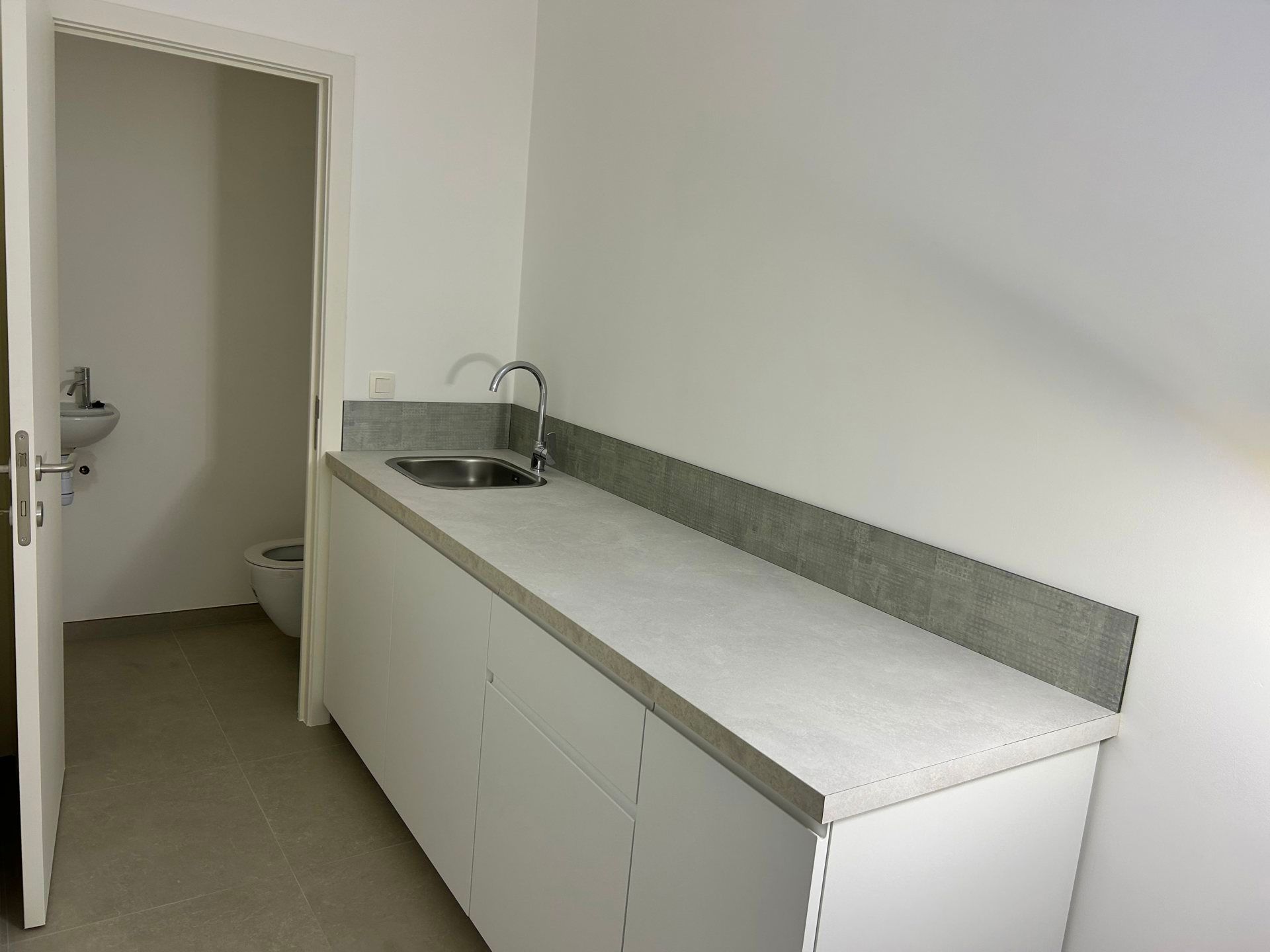 Kantoor te huur in centrum ronse foto 5