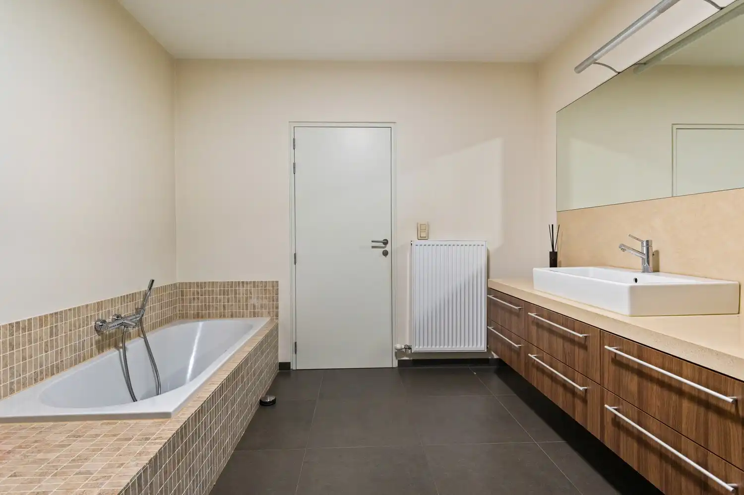 Waanzinnig ruim (193m²!!) luxe-appartement in het centrum van Wommelgem! foto 21