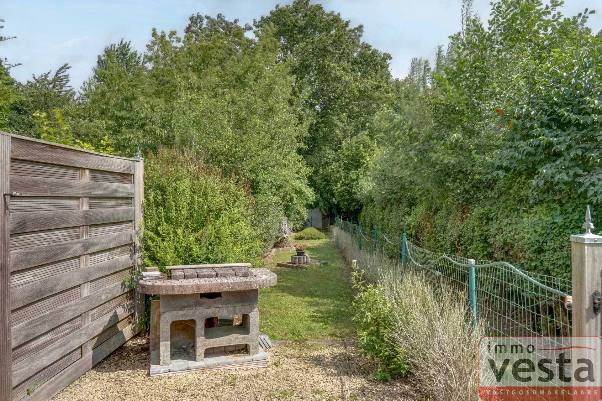 Ruime bungalow vlakbij de natuur foto 19