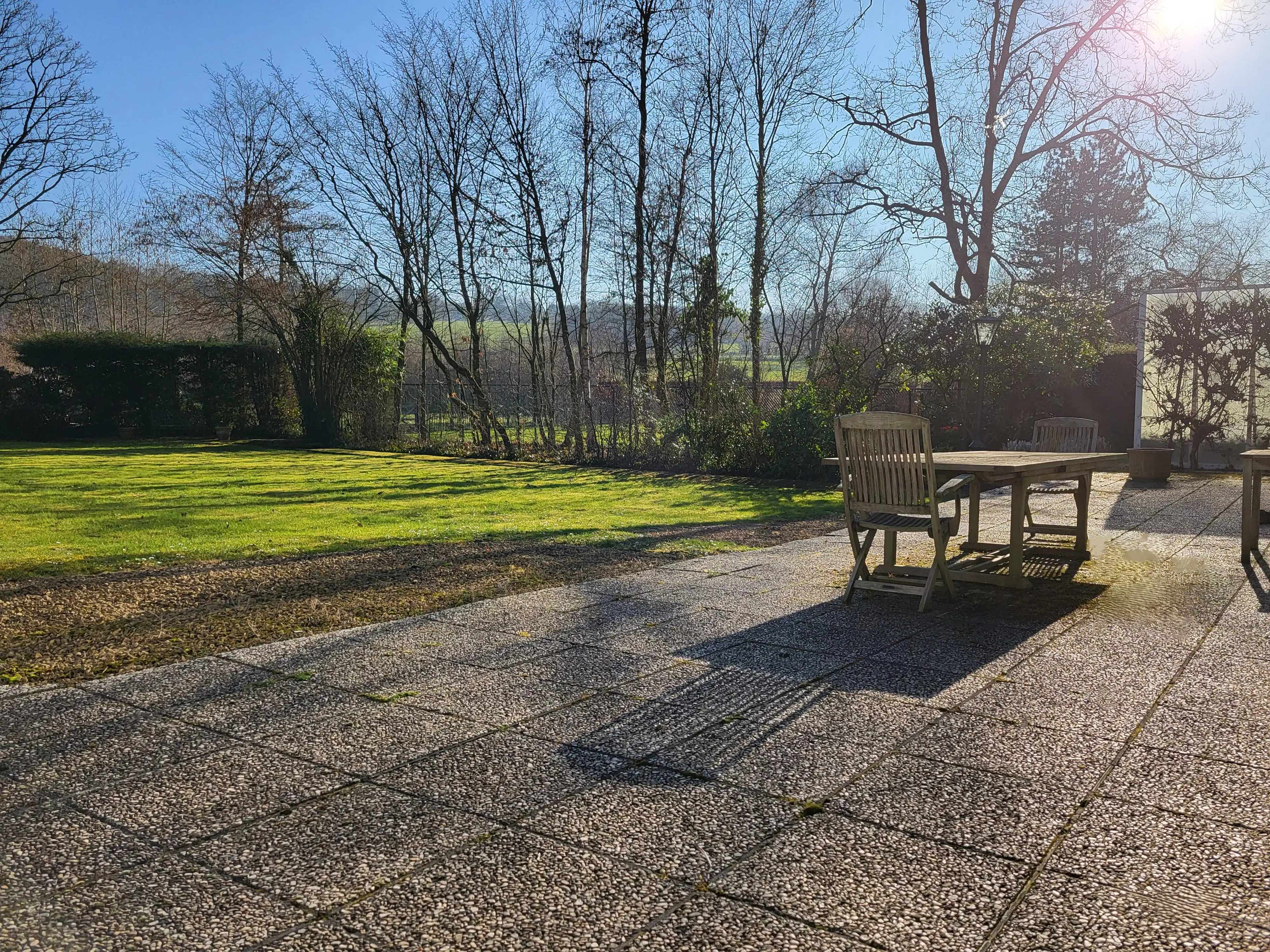 Uniek landhuis op een terrein van 3870m² met aangelegde zuidgerichte tuin en garage!  foto 6
