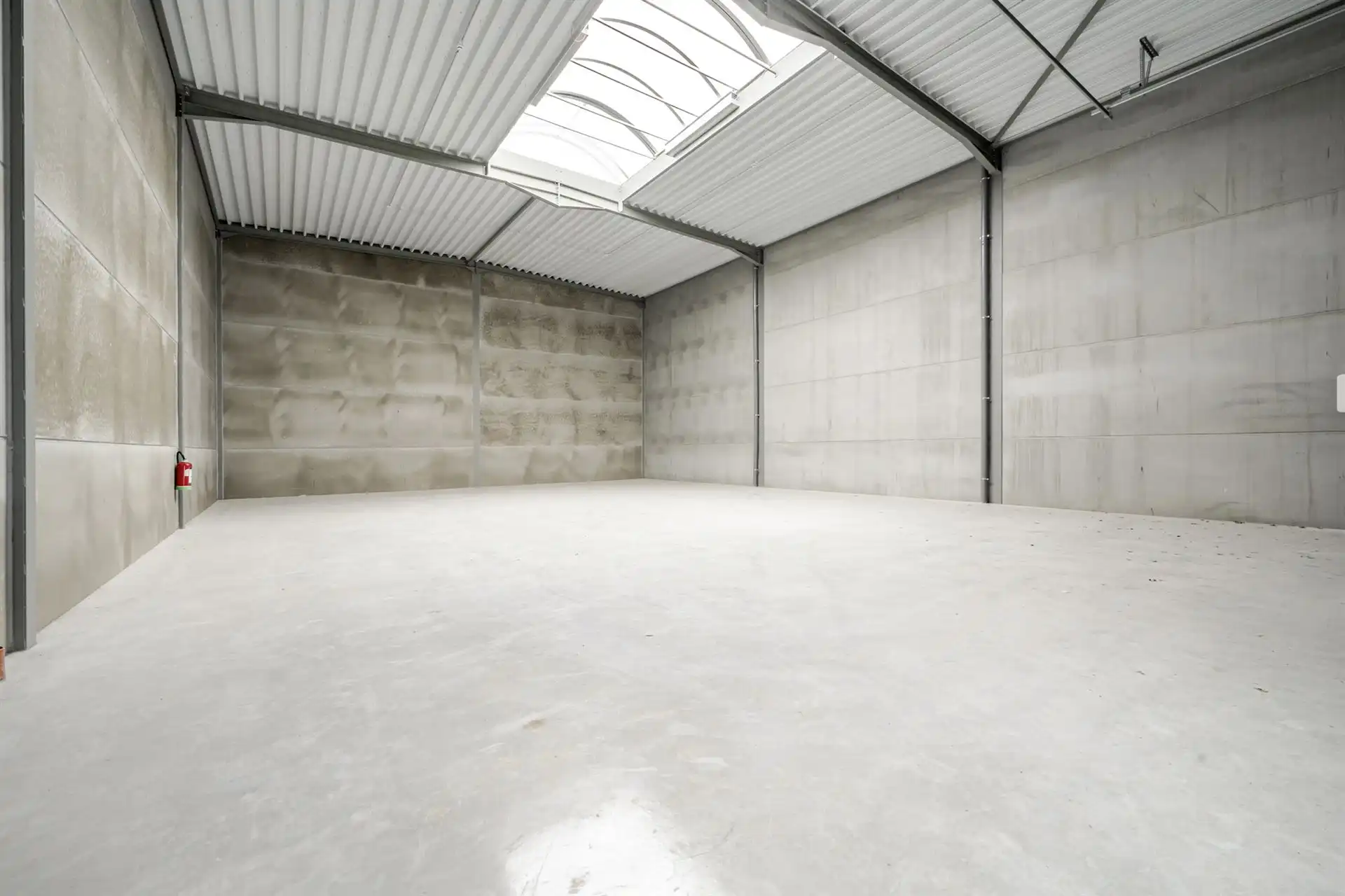 Topgelegen nieuwbouw KMO units van 220-225m² foto 7