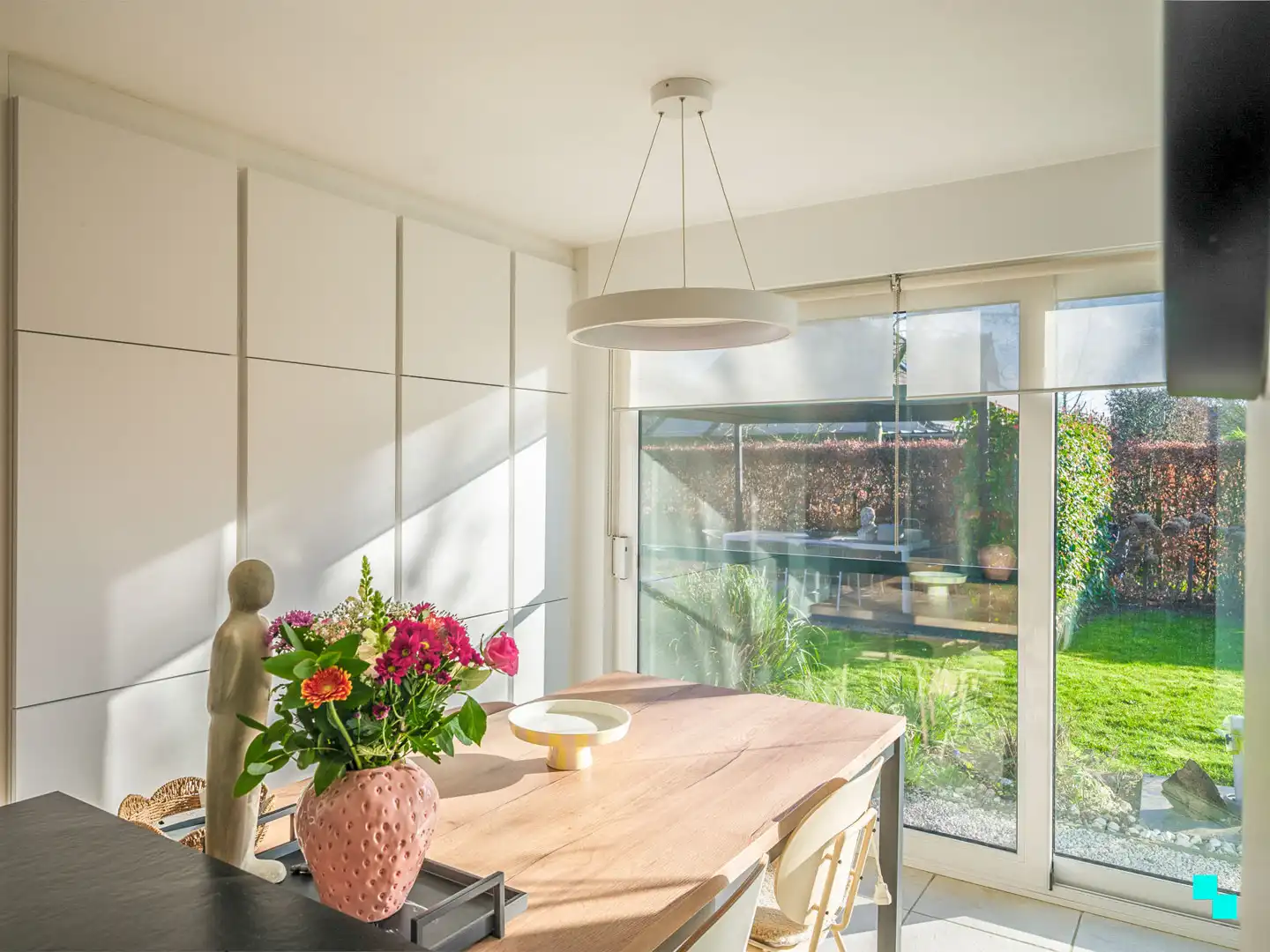 Villa met zonnige tuin en vier slaapkamers te Oostakker foto 15