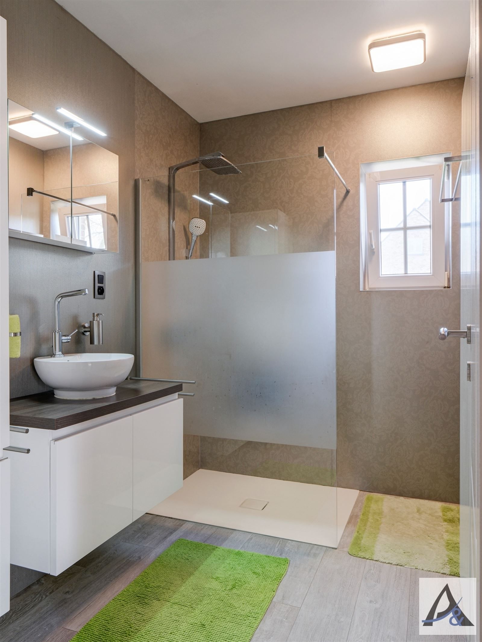 Uitgeruste en instapklare woning op landelijke locatie met label A foto 15