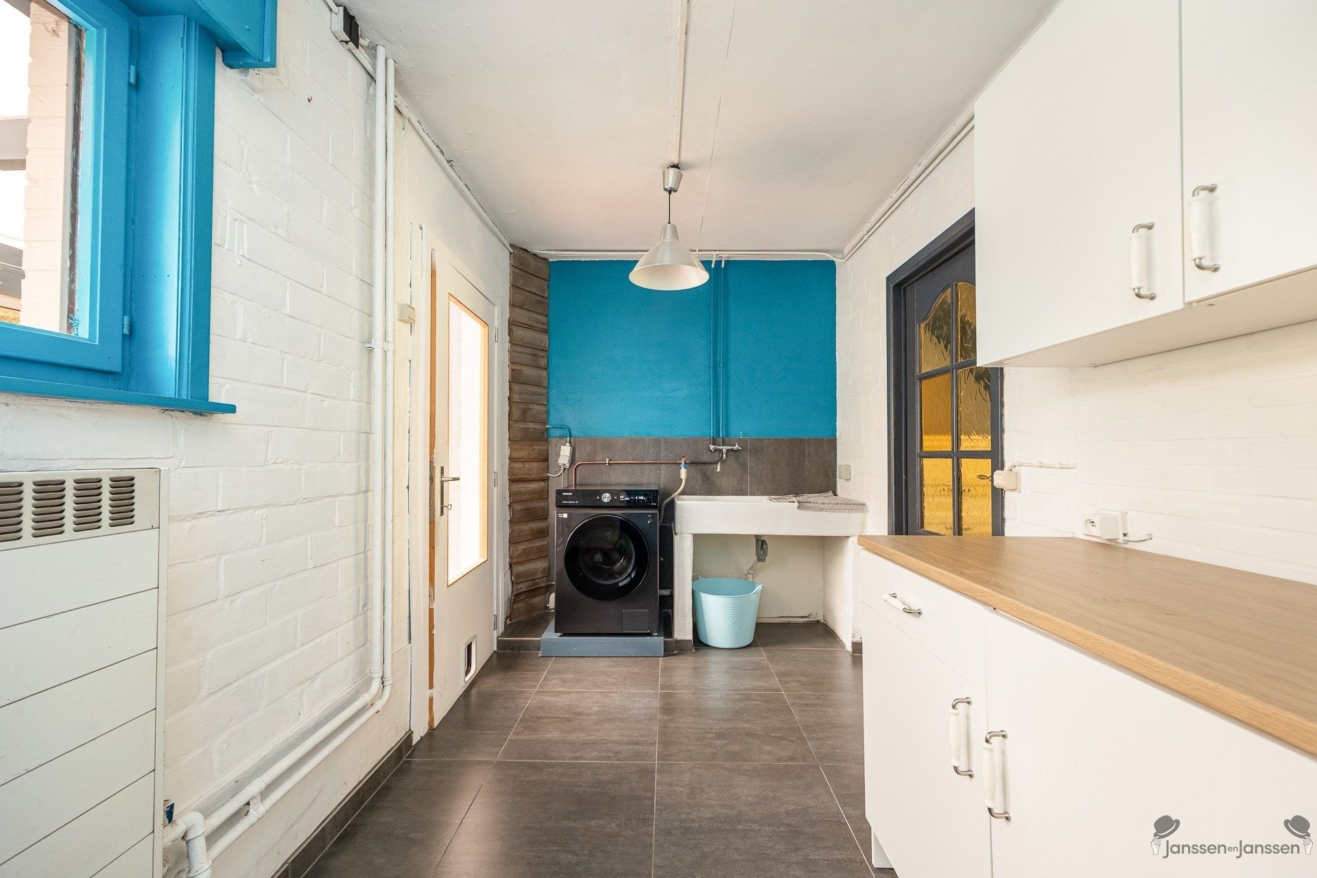 Prachtige en ruime gezinswoning in Stabroek met veel licht en een moderne afwerking. foto 16