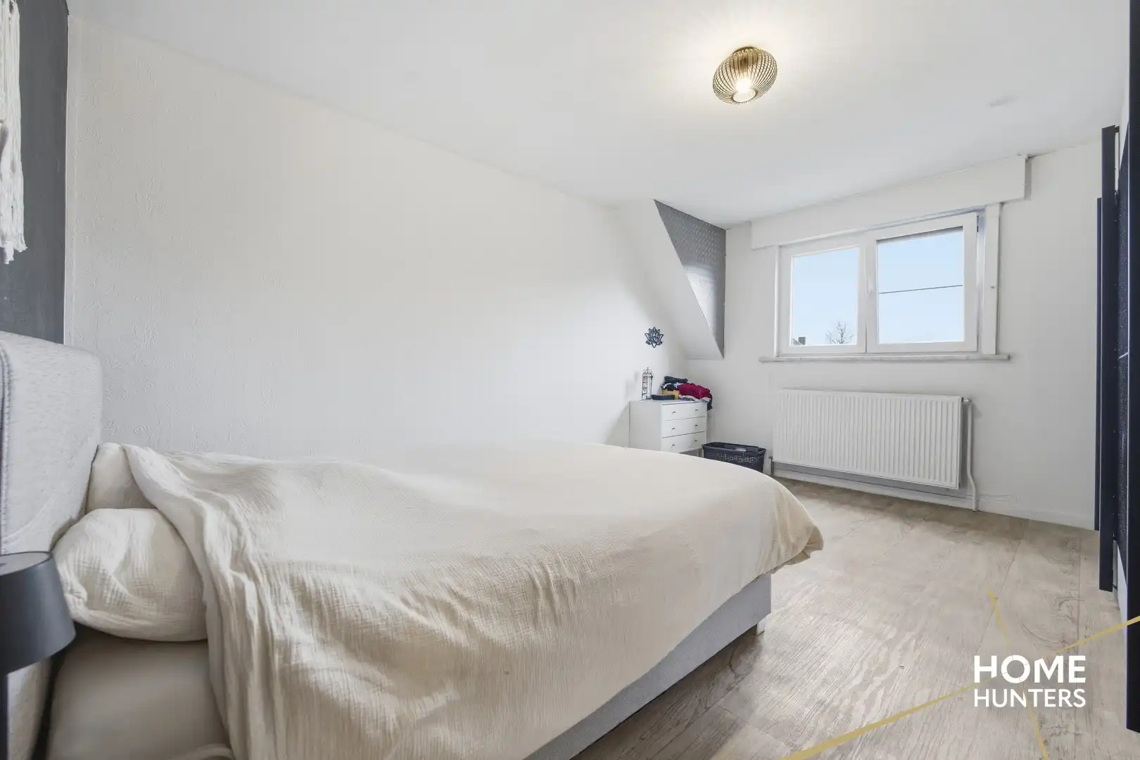 Verrassend ruime woning op een rustige ligging in Ieper met 5 slaapkamers en een oprit foto 23