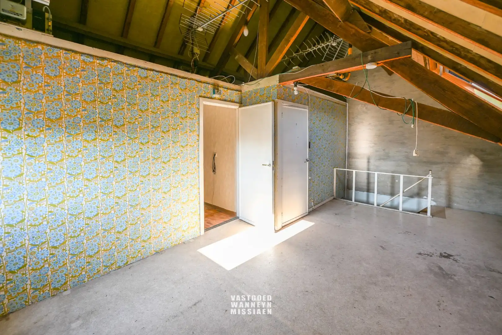 Halfopen bebouwing met 5 slaapkamers op 581m² met 2 garages en een uitweg foto 20