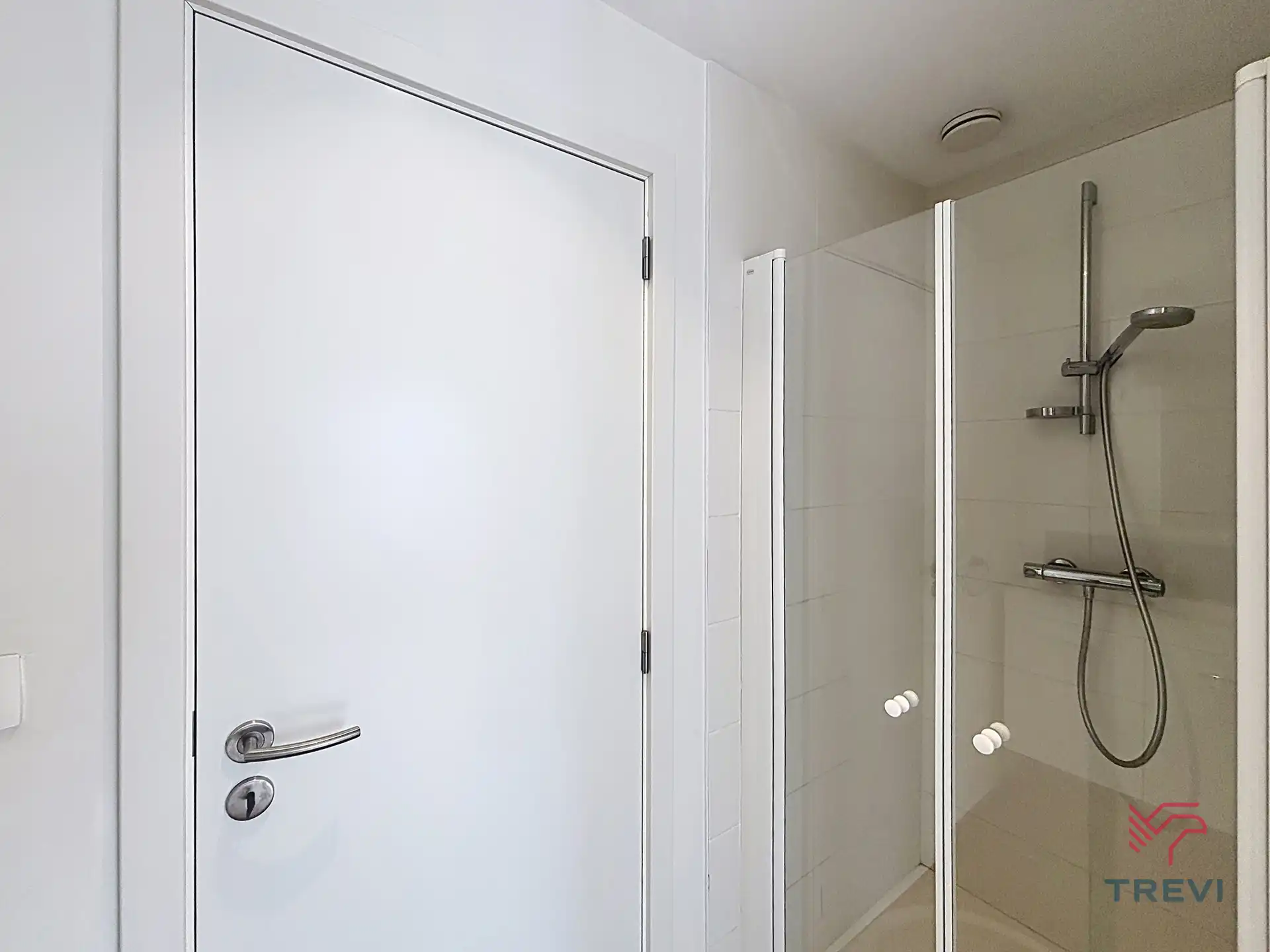 Ruim 2-slaapkamerappartement in een rustig binnengebied foto 7