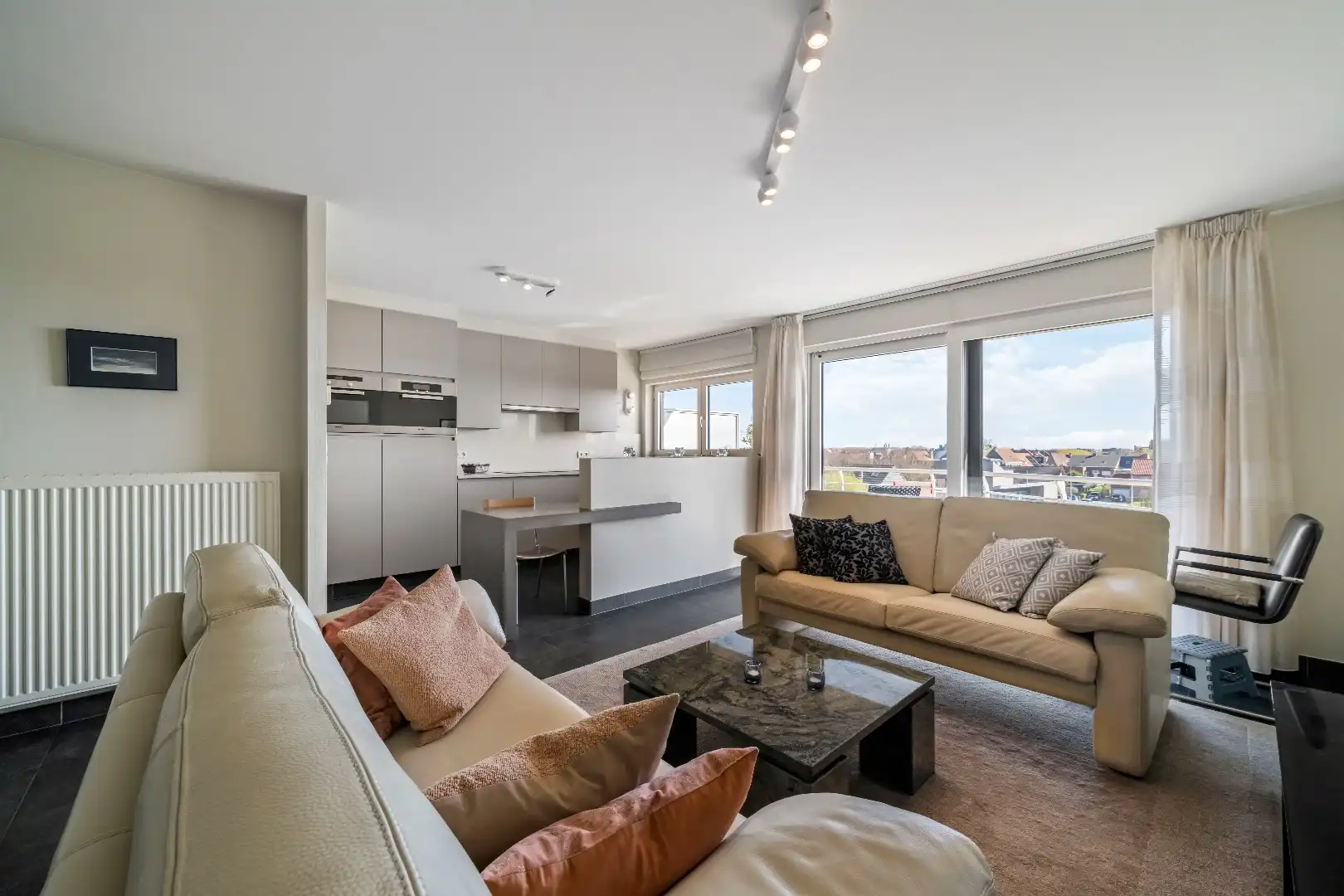 Ruim appartement + GARAGEBOX foto 8