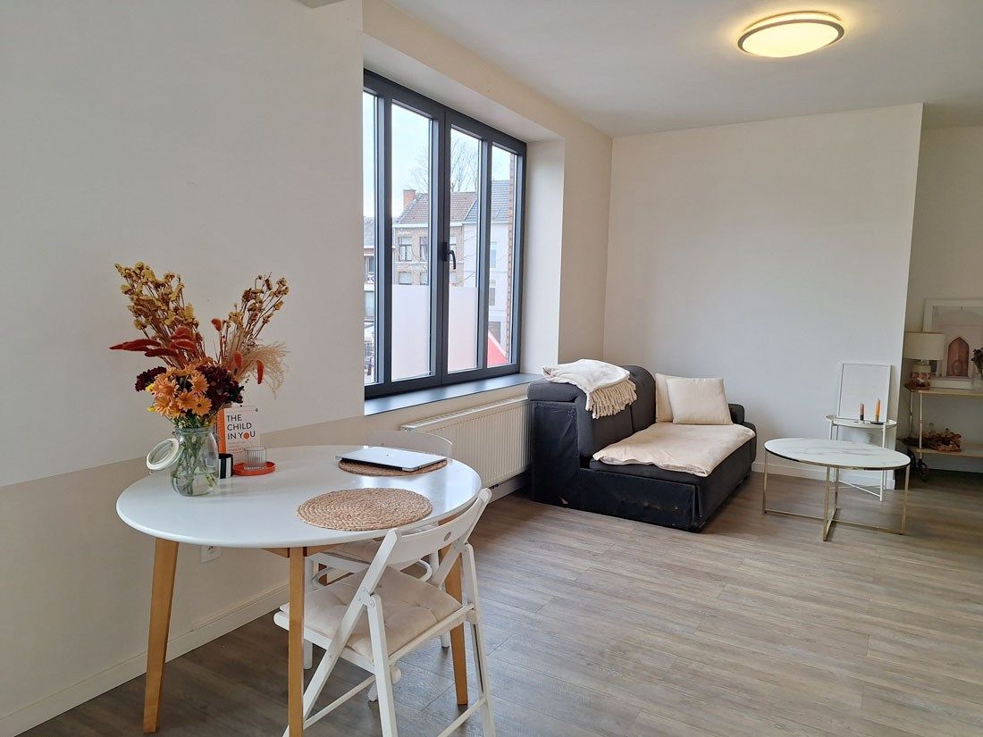 Stijlvol gerenoveerd appartement te Tongeren foto 5