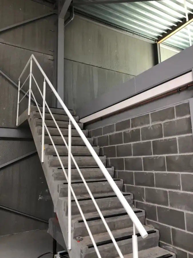 BEDRIJFSGEBOUW / STOCKAGERUIMTE foto 32