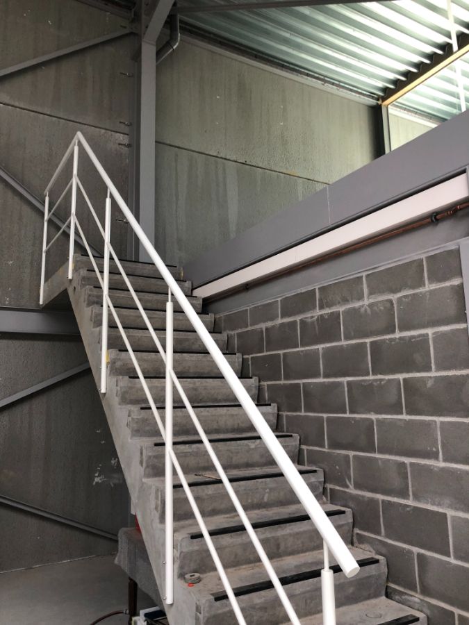 BEDRIJFSGEBOUW / STOCKAGERUIMTE foto 26