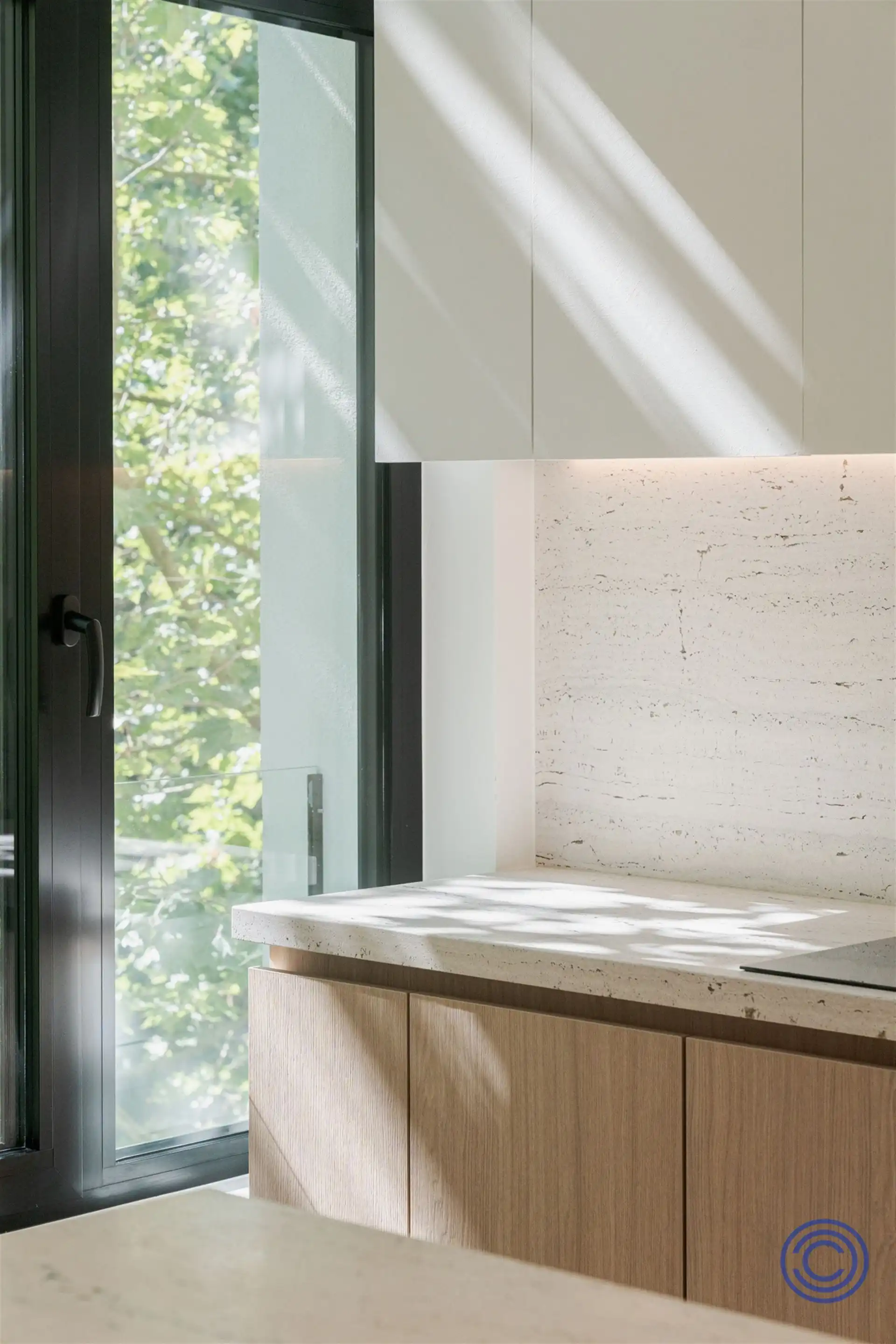Exclusief appartement met zonneterras nabij de geliefde Marnixplaats foto 2