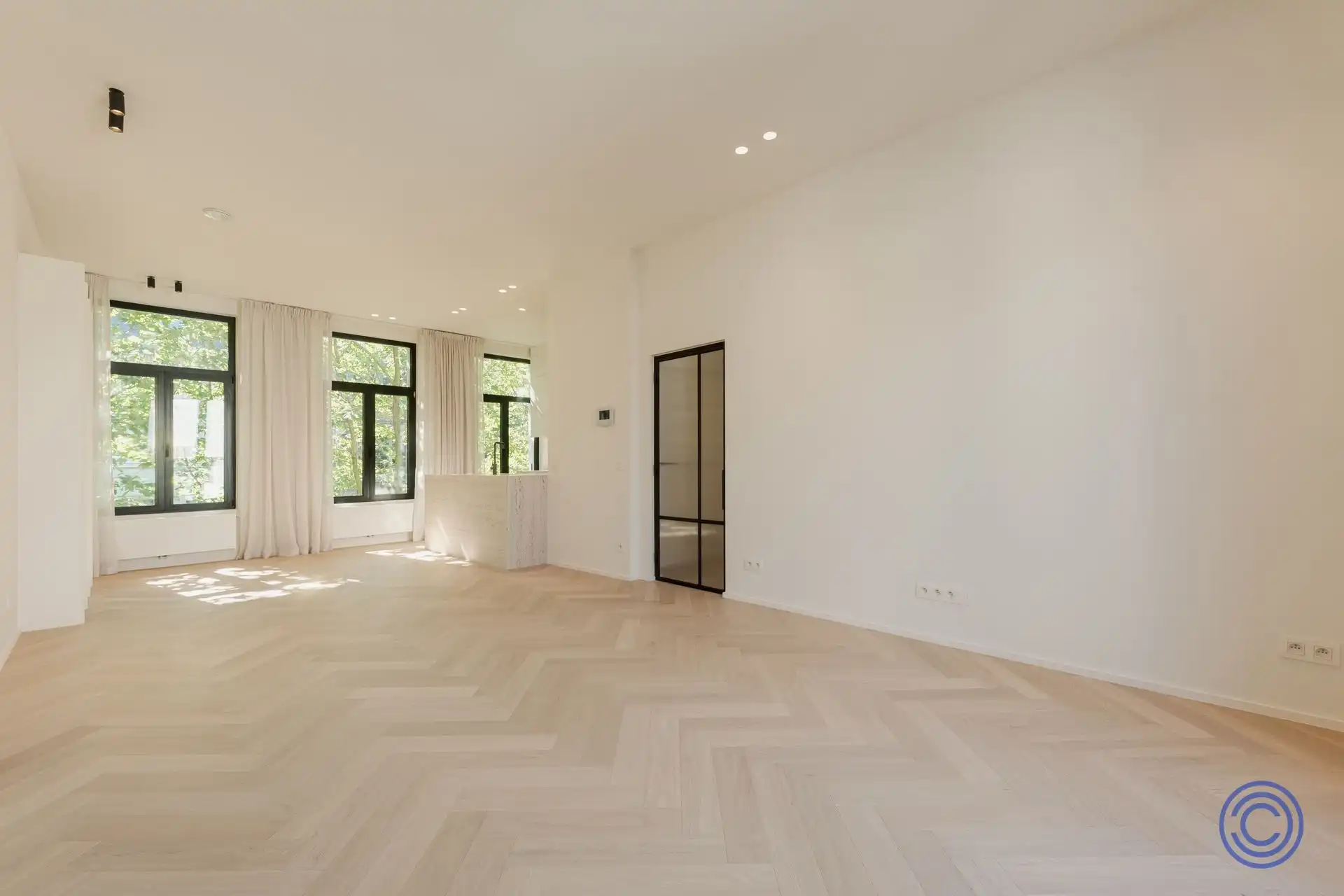 Exclusief appartement met zonneterras nabij de geliefde Marnixplaats foto 2