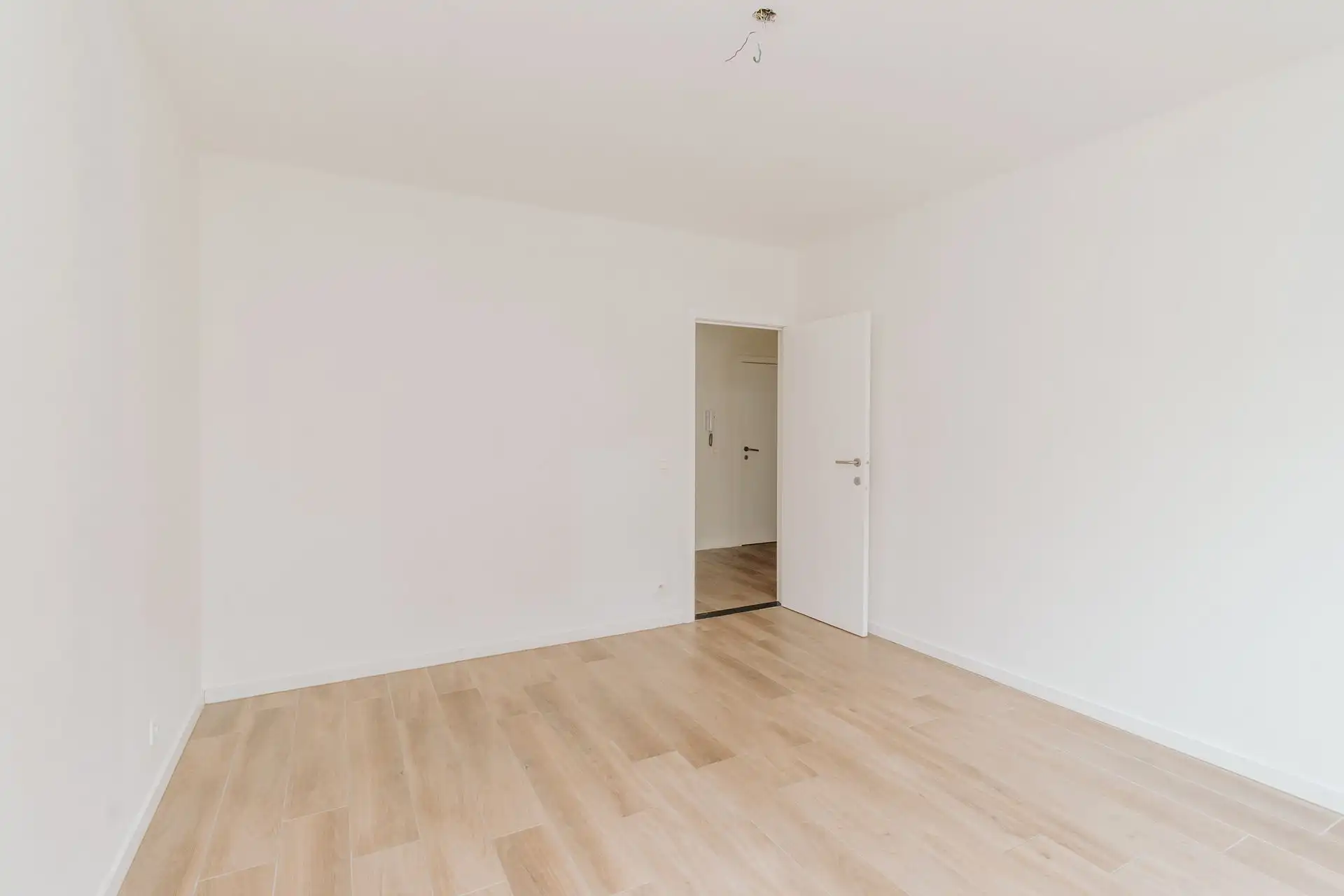 Instapklaar appartement met grote tuin in Berchem foto 10