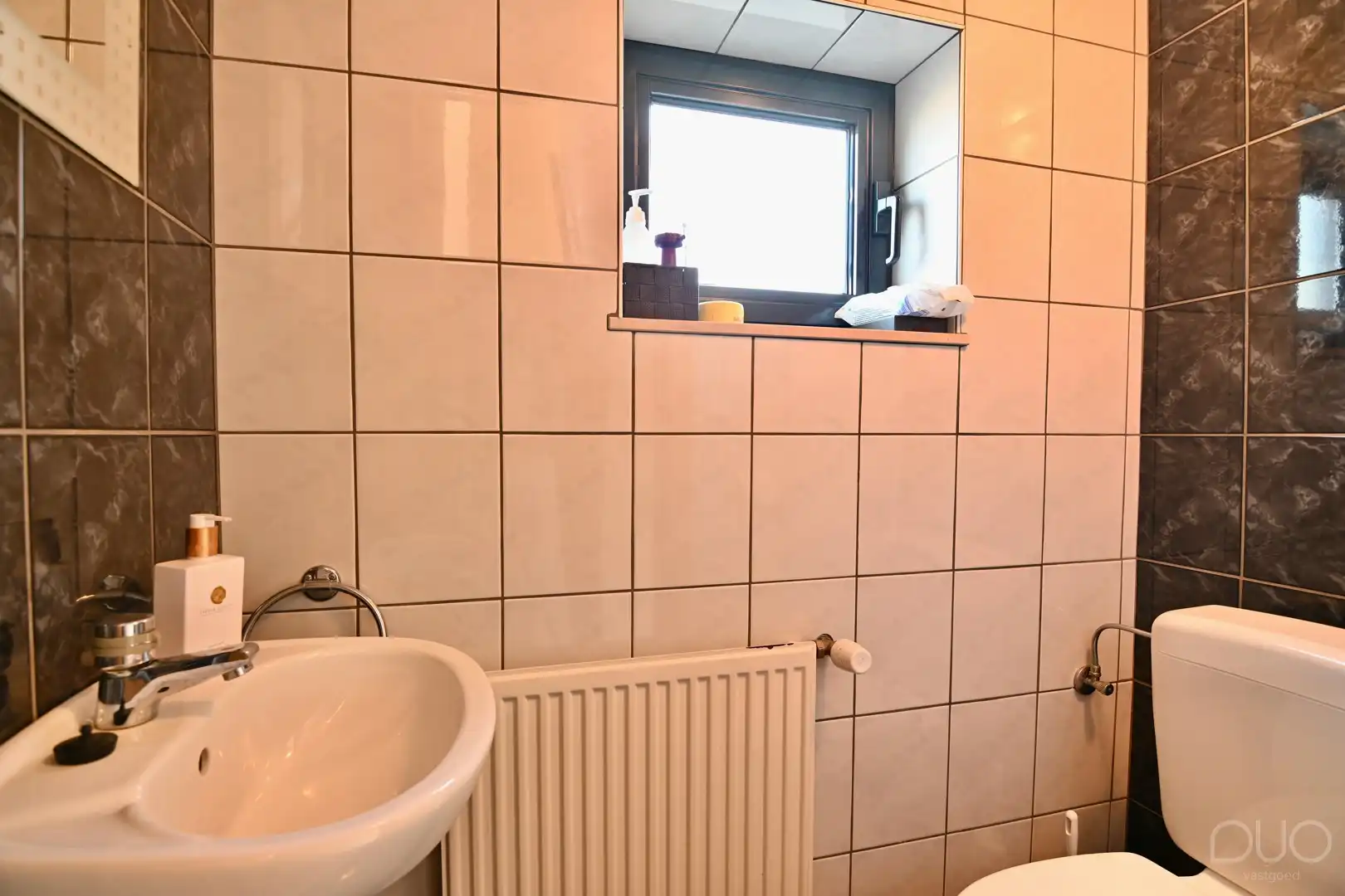 Moderne halfopen ééngezinswoning in de Tongerse stadsrand foto 10